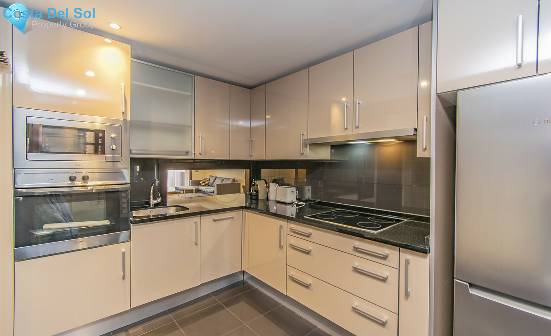 Middle Floor Apartment in Estepona-1406153