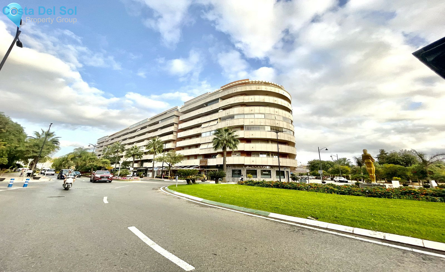 Middle Floor Apartment in Estepona-1457699