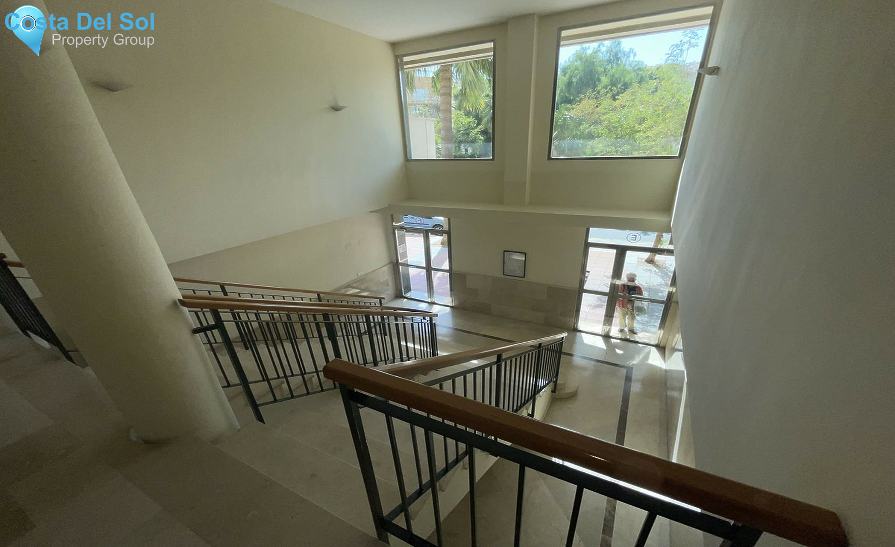 Middle Floor Apartment in Estepona-1457709