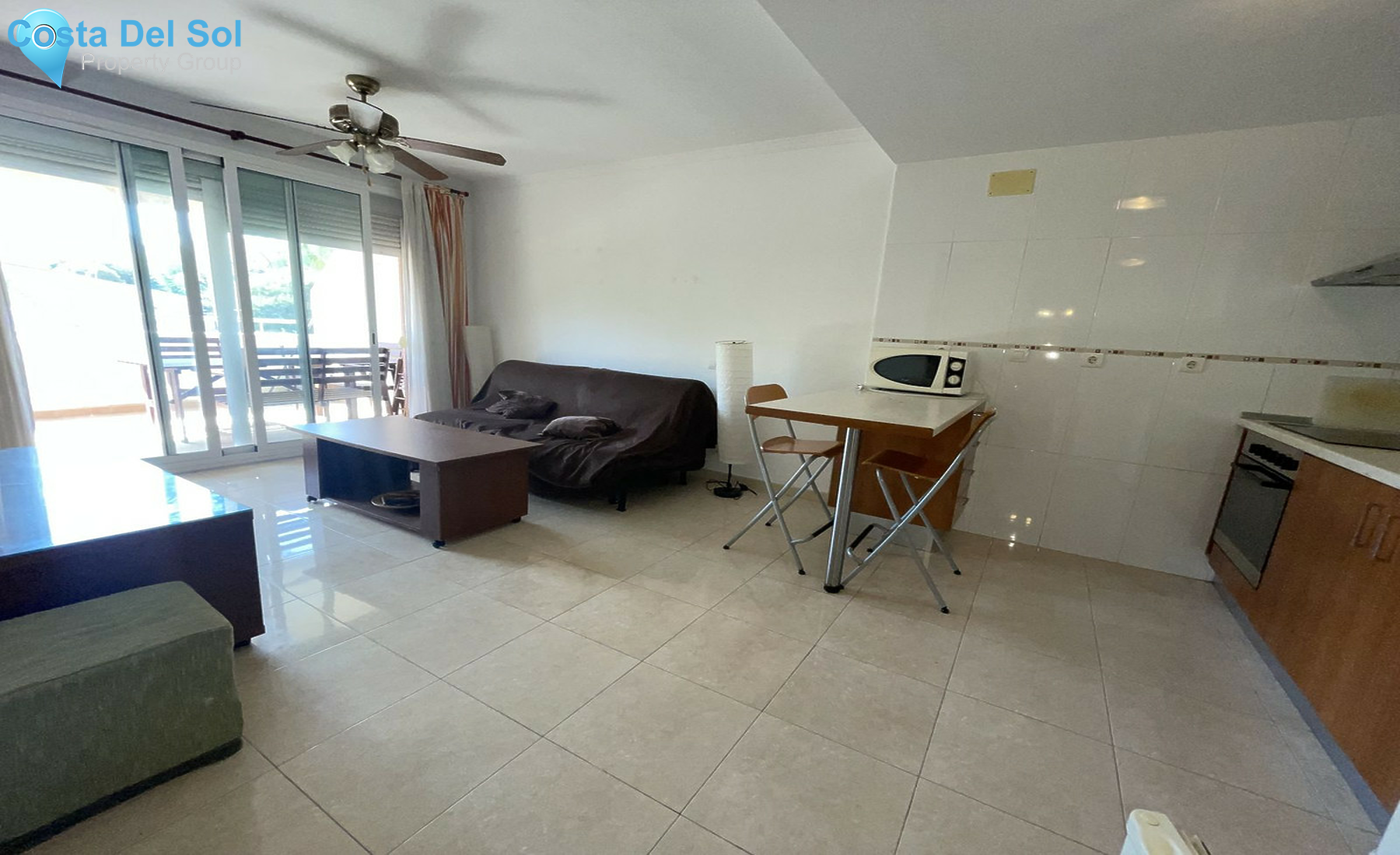 Middle Floor Apartment in Estepona-1457716