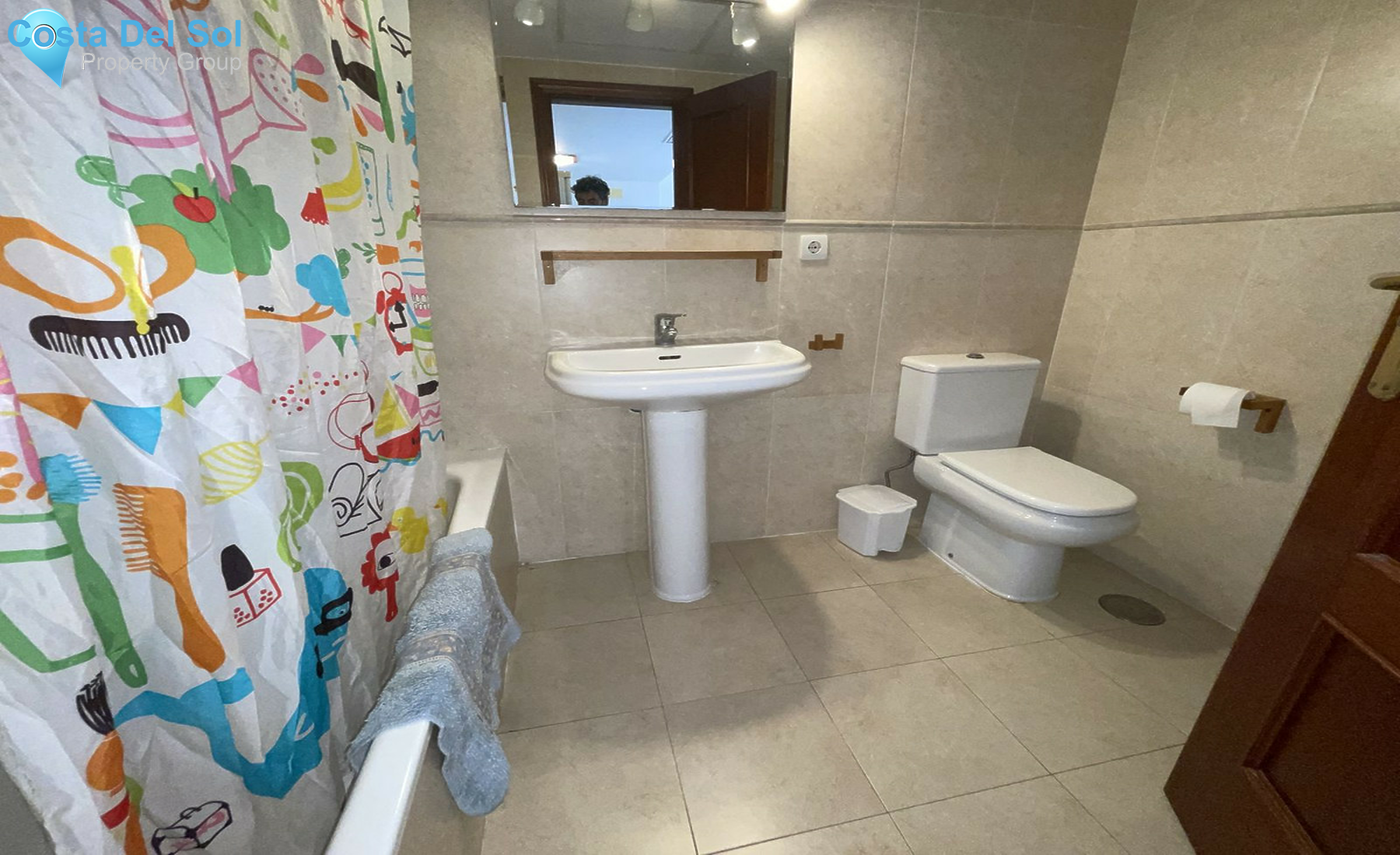 Middle Floor Apartment in Estepona-1457703