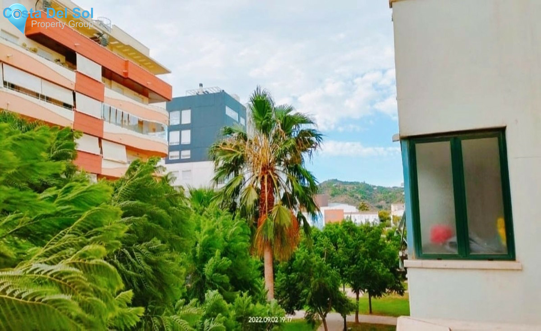 Middle Floor Apartment in Estepona-1504251