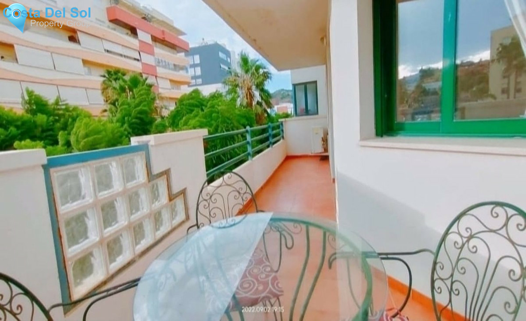 Middle Floor Apartment in Estepona-1504257