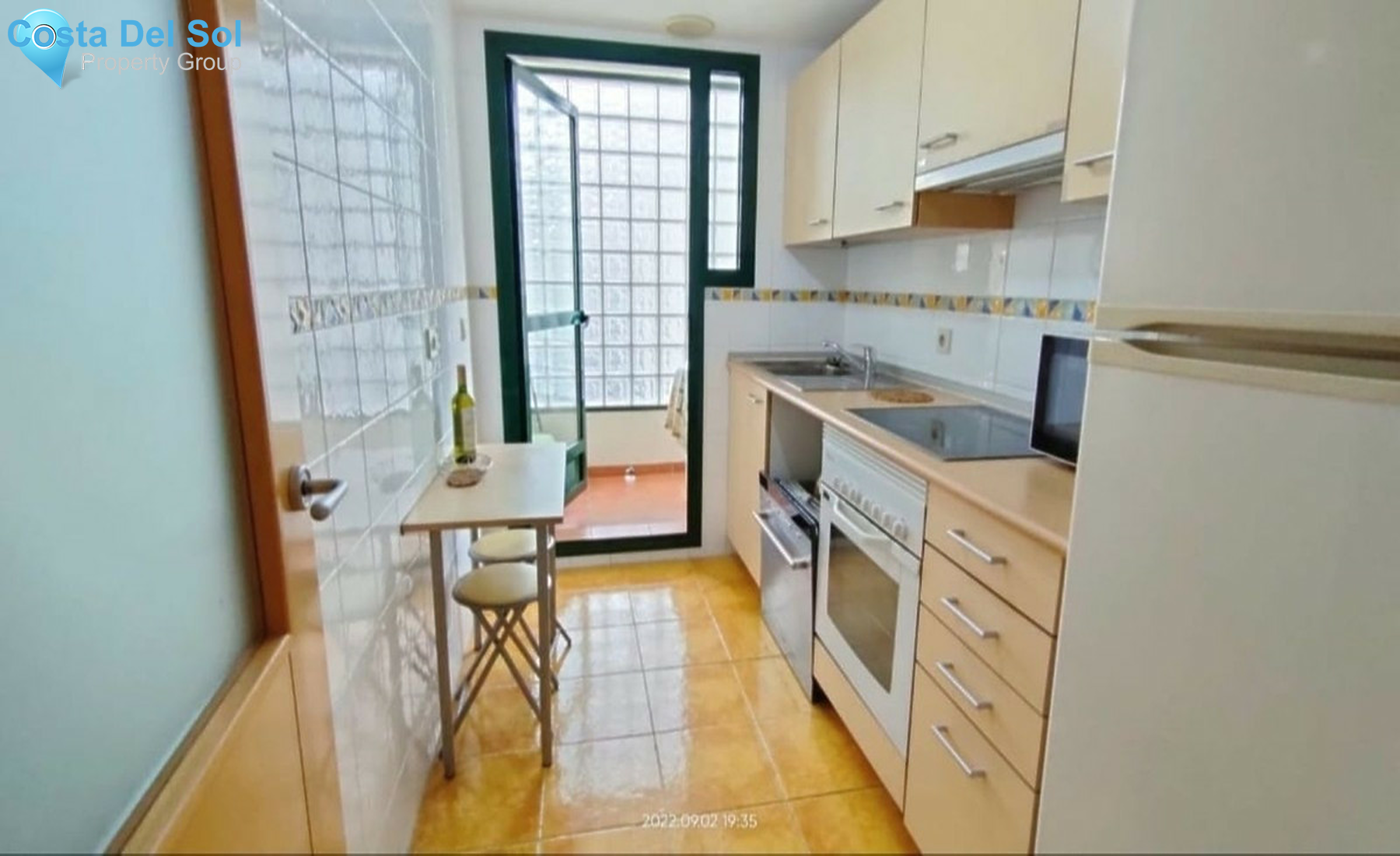 Middle Floor Apartment in Estepona-1504244