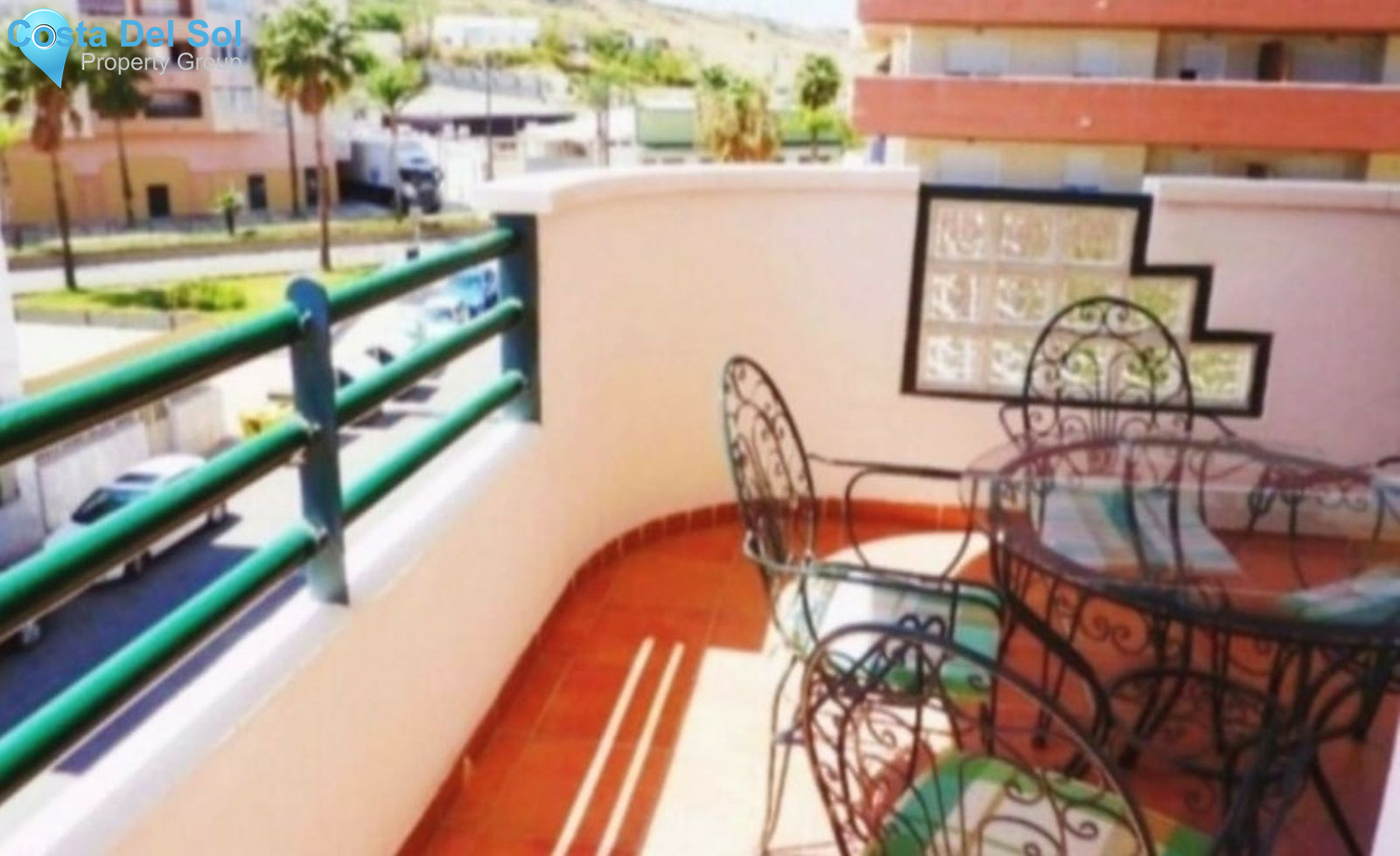Middle Floor Apartment in Estepona-1504246