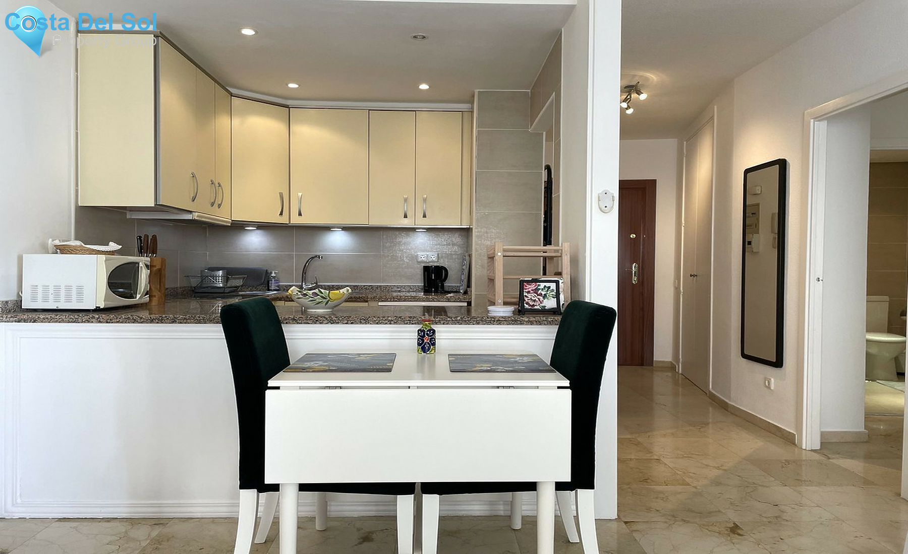 Middle Floor Apartment in Estepona-1542313
