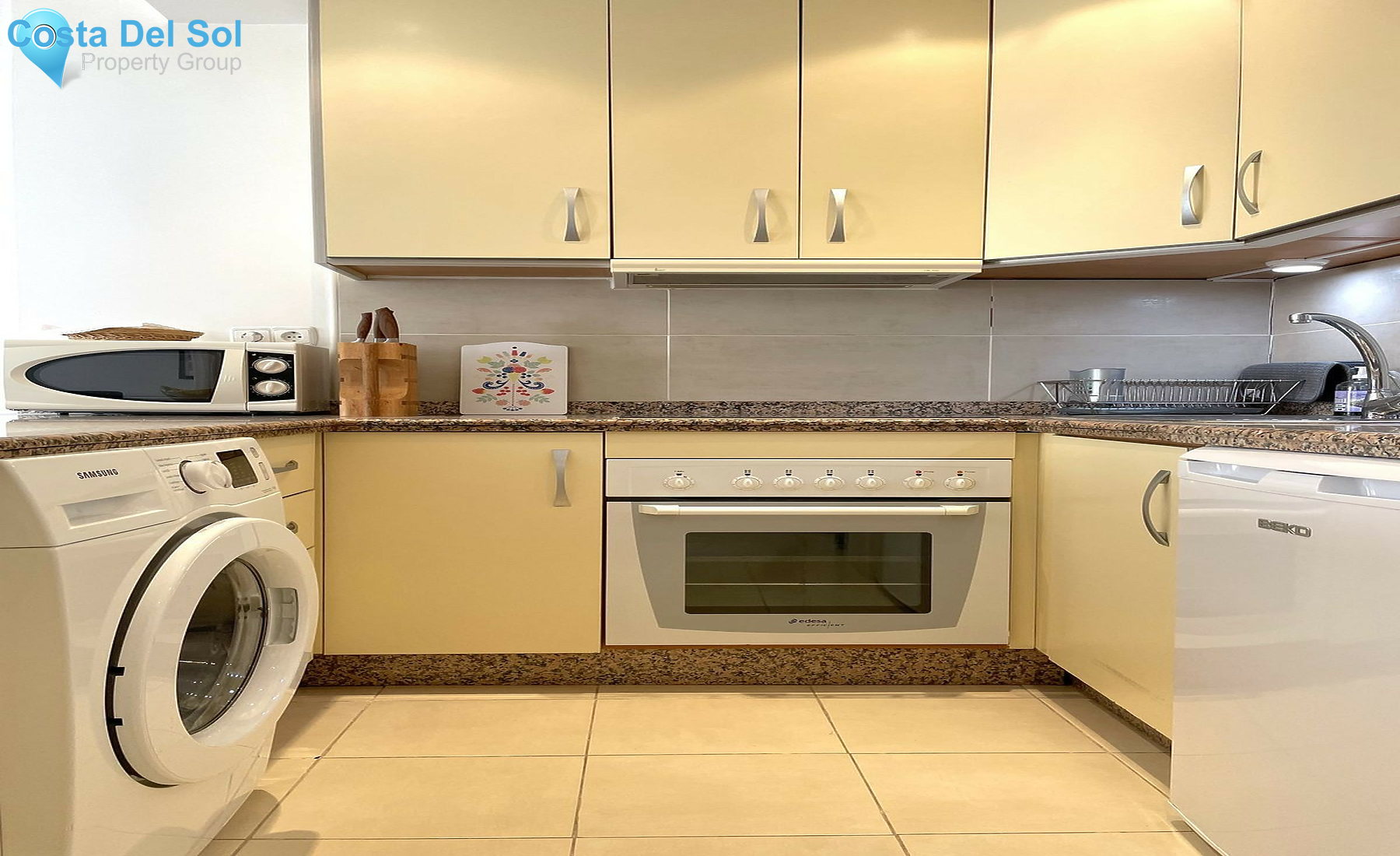 Middle Floor Apartment in Estepona-1542314