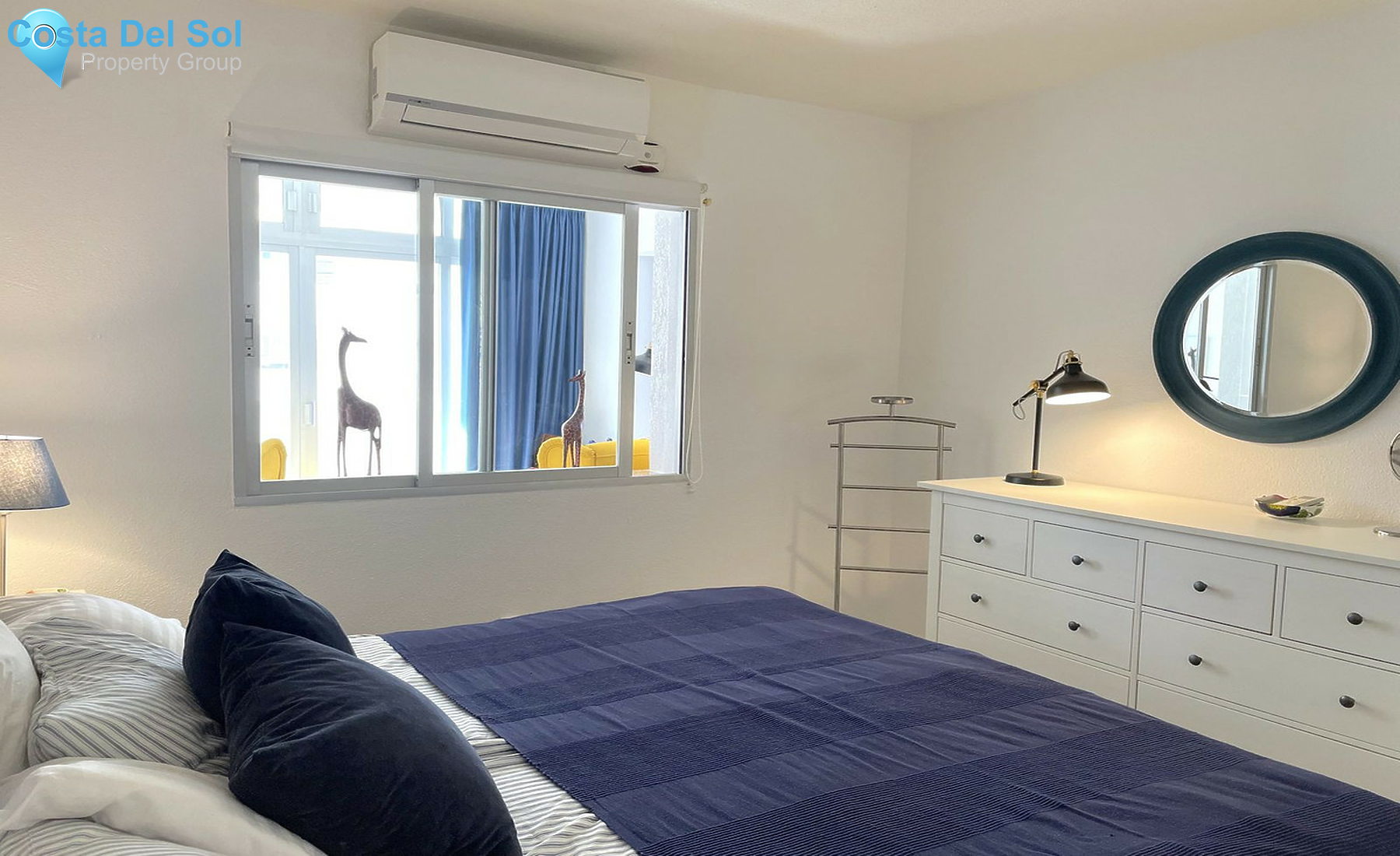 Middle Floor Apartment in Estepona-1542318