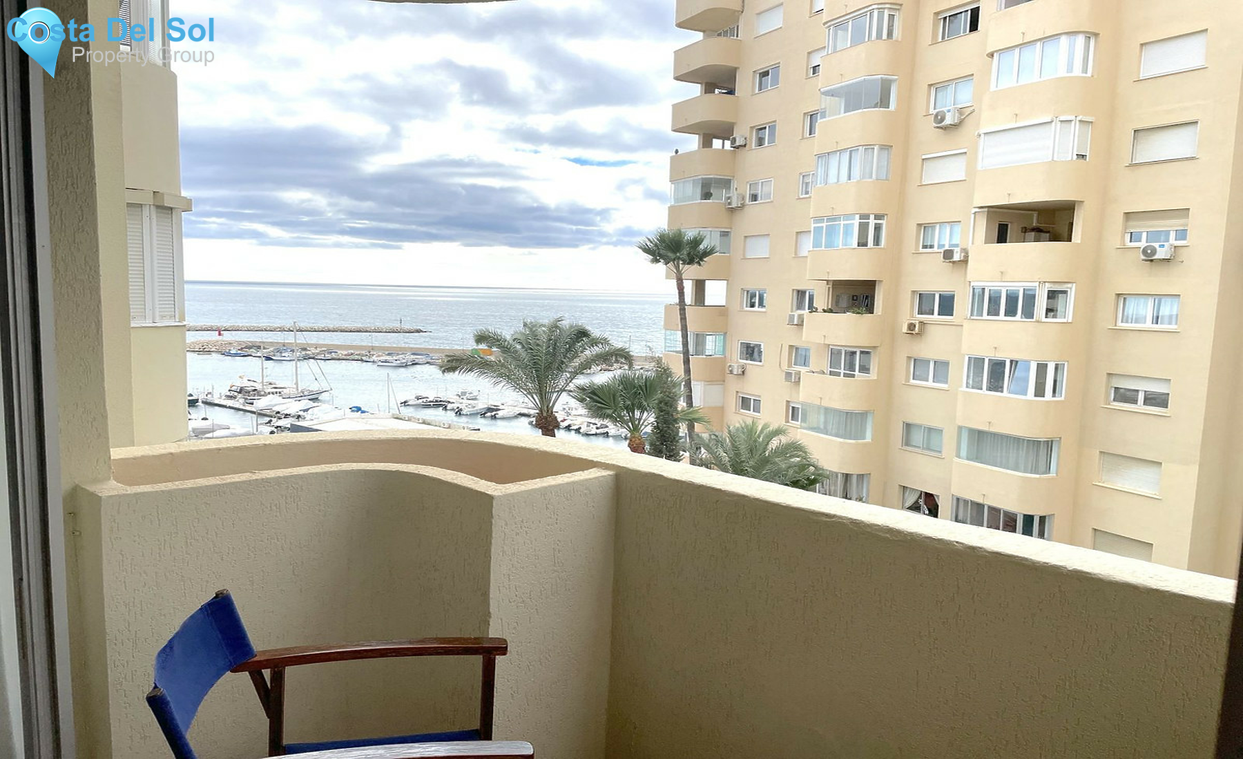 Middle Floor Apartment in Estepona-1542305