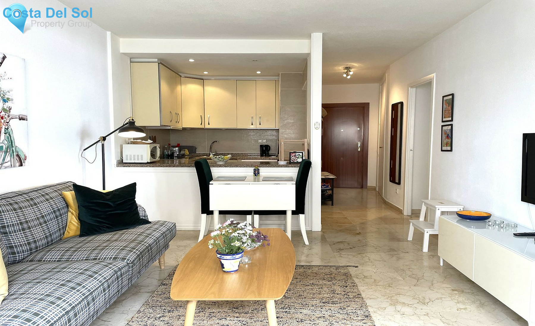 Middle Floor Apartment in Estepona-1542310