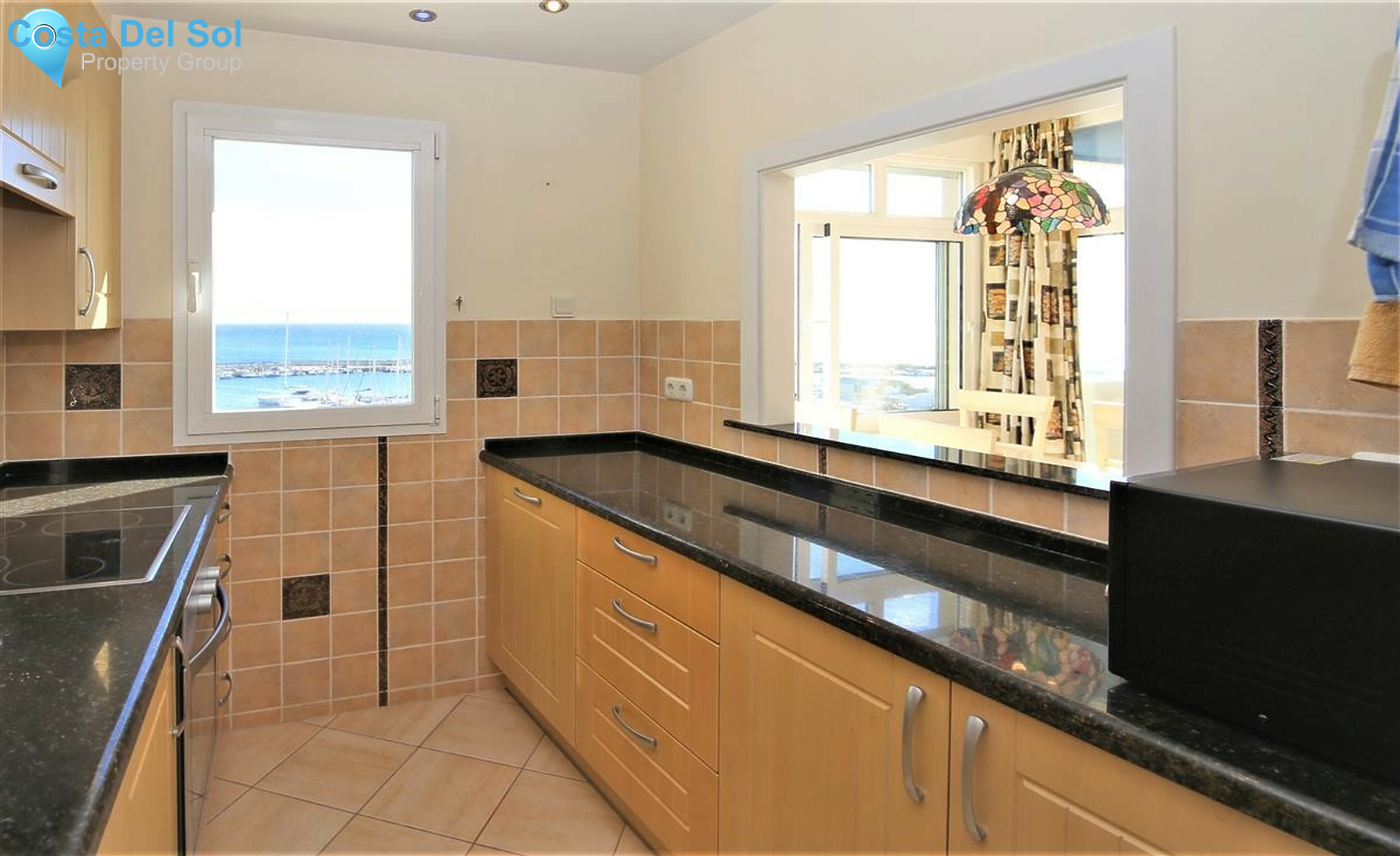 Middle Floor Apartment in Estepona-1543420