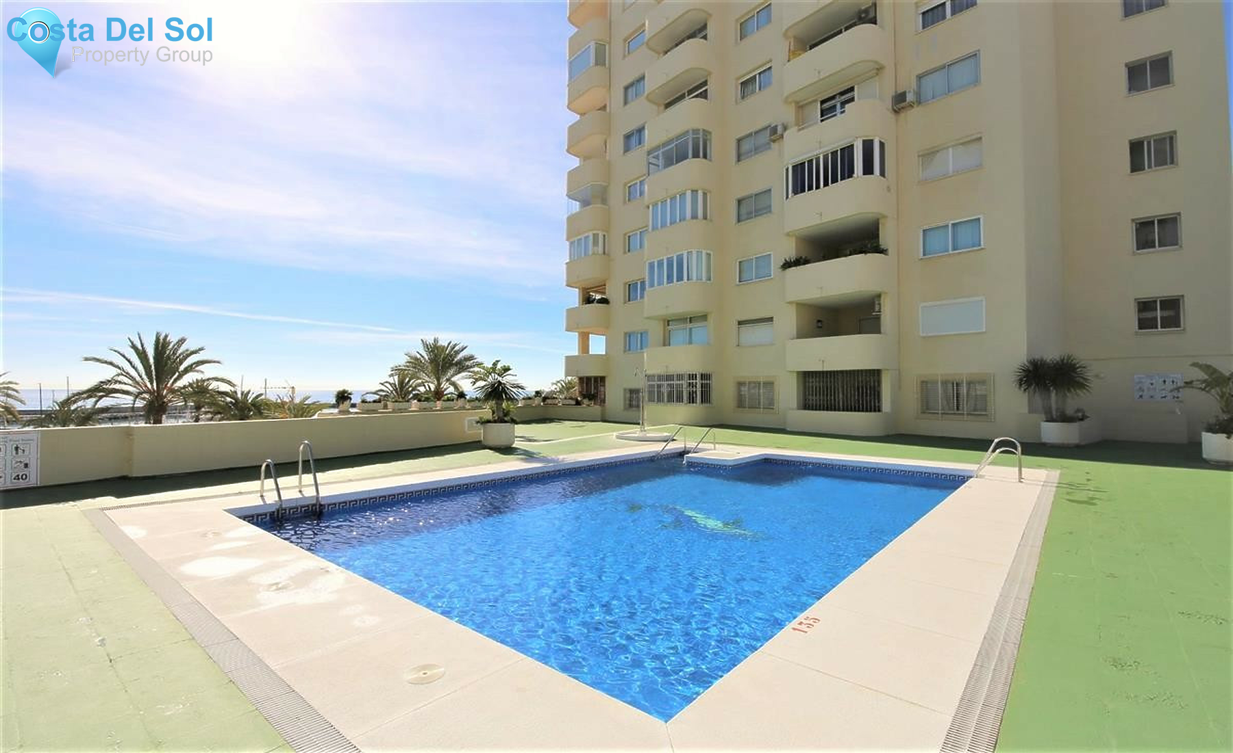Middle Floor Apartment in Estepona-1543429