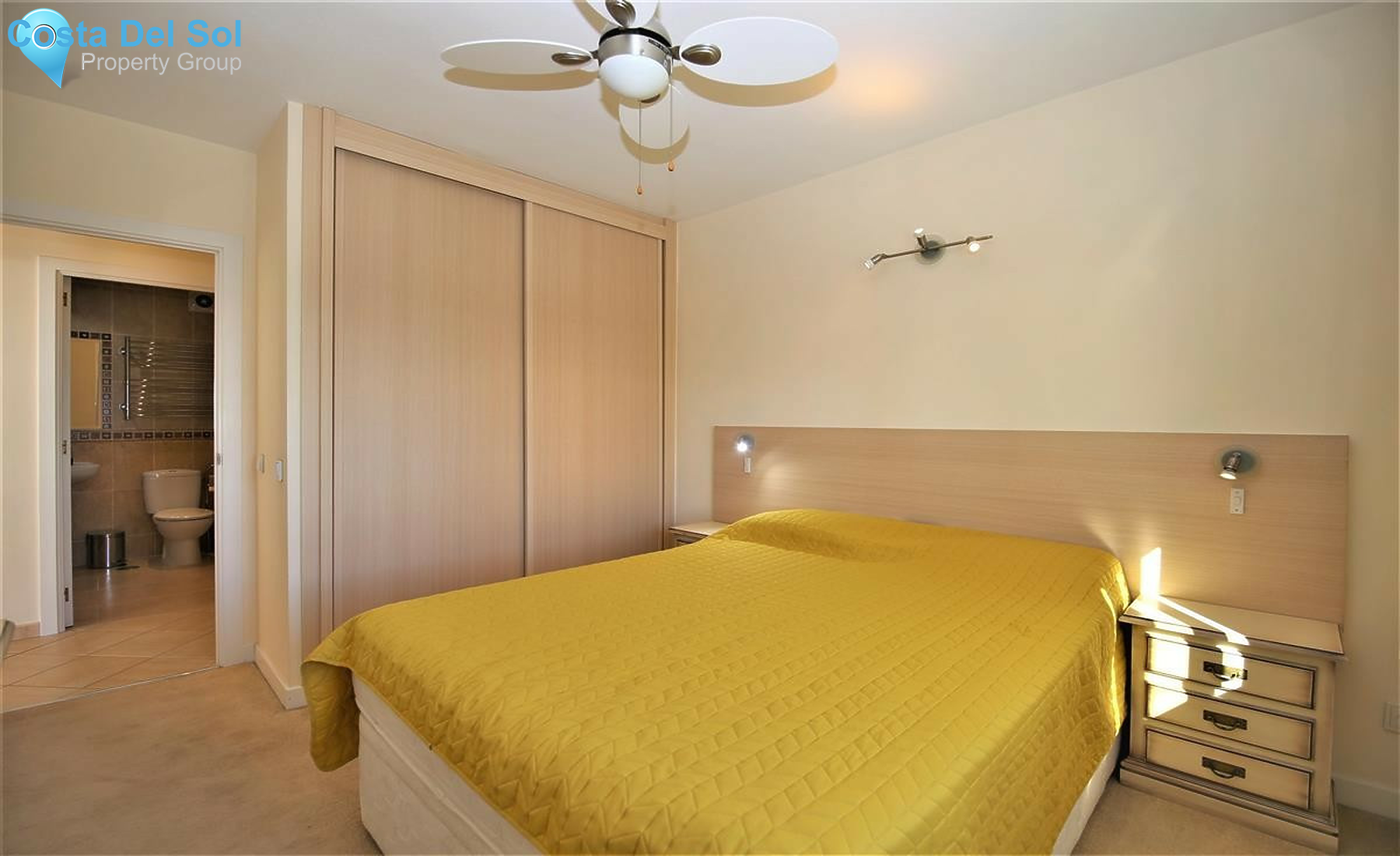 Middle Floor Apartment in Estepona-1543418