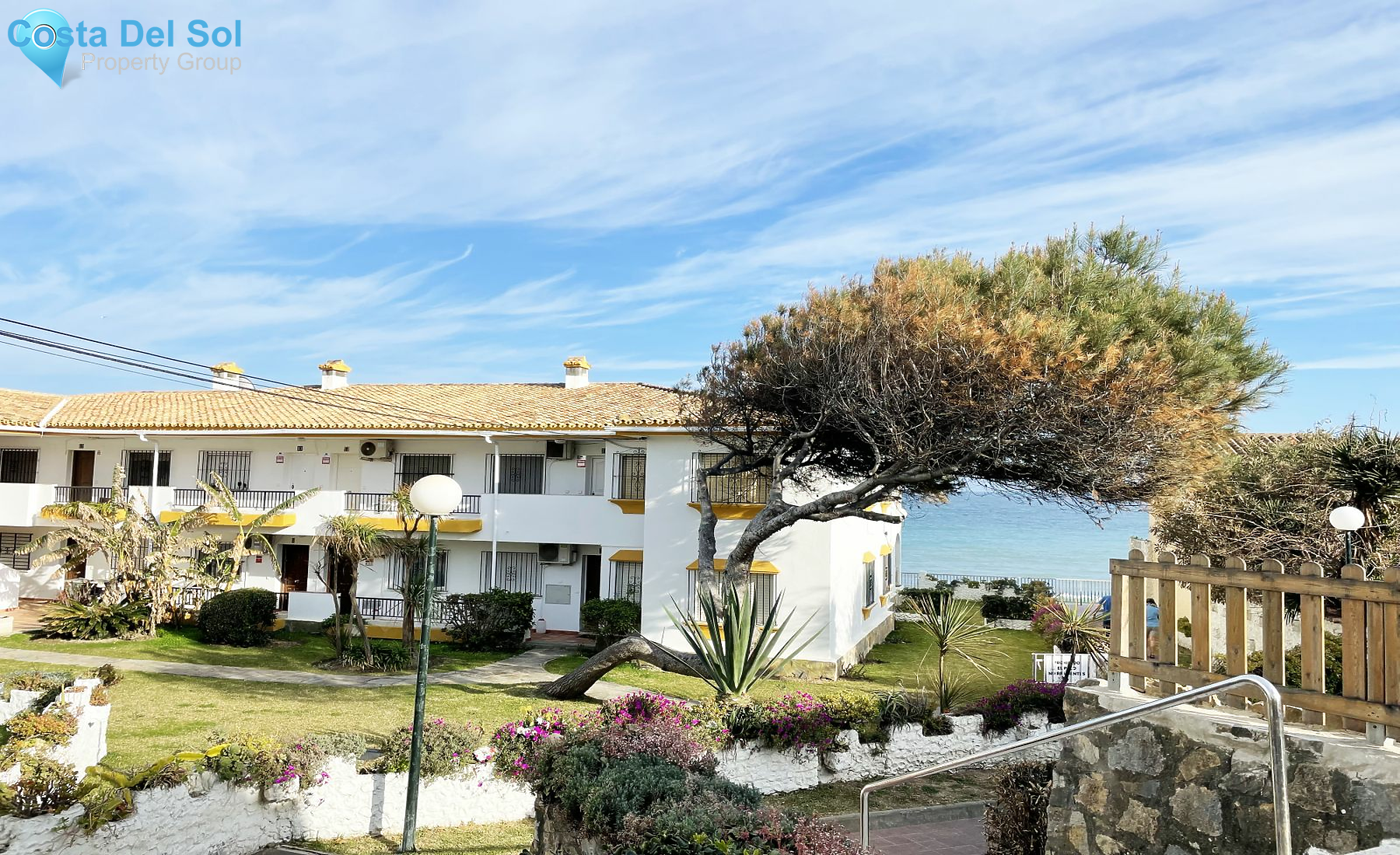 Middle Floor Apartment in Estepona-1135673