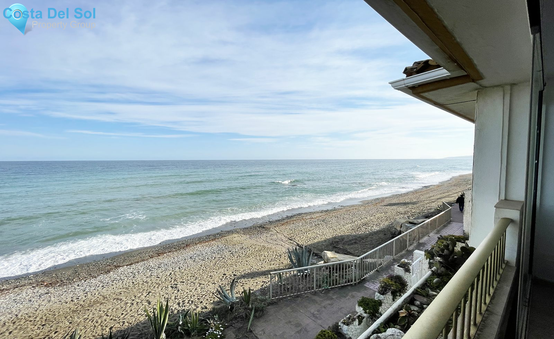 Middle Floor Apartment in Estepona-1135666