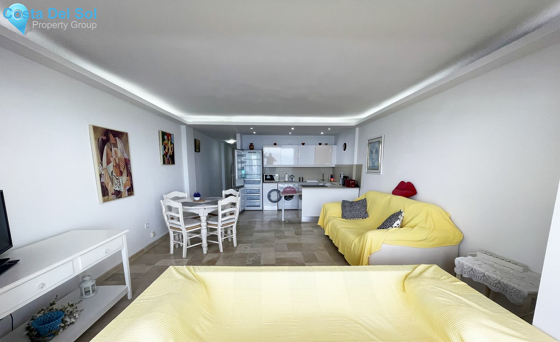 Middle Floor Apartment in Estepona-1135667