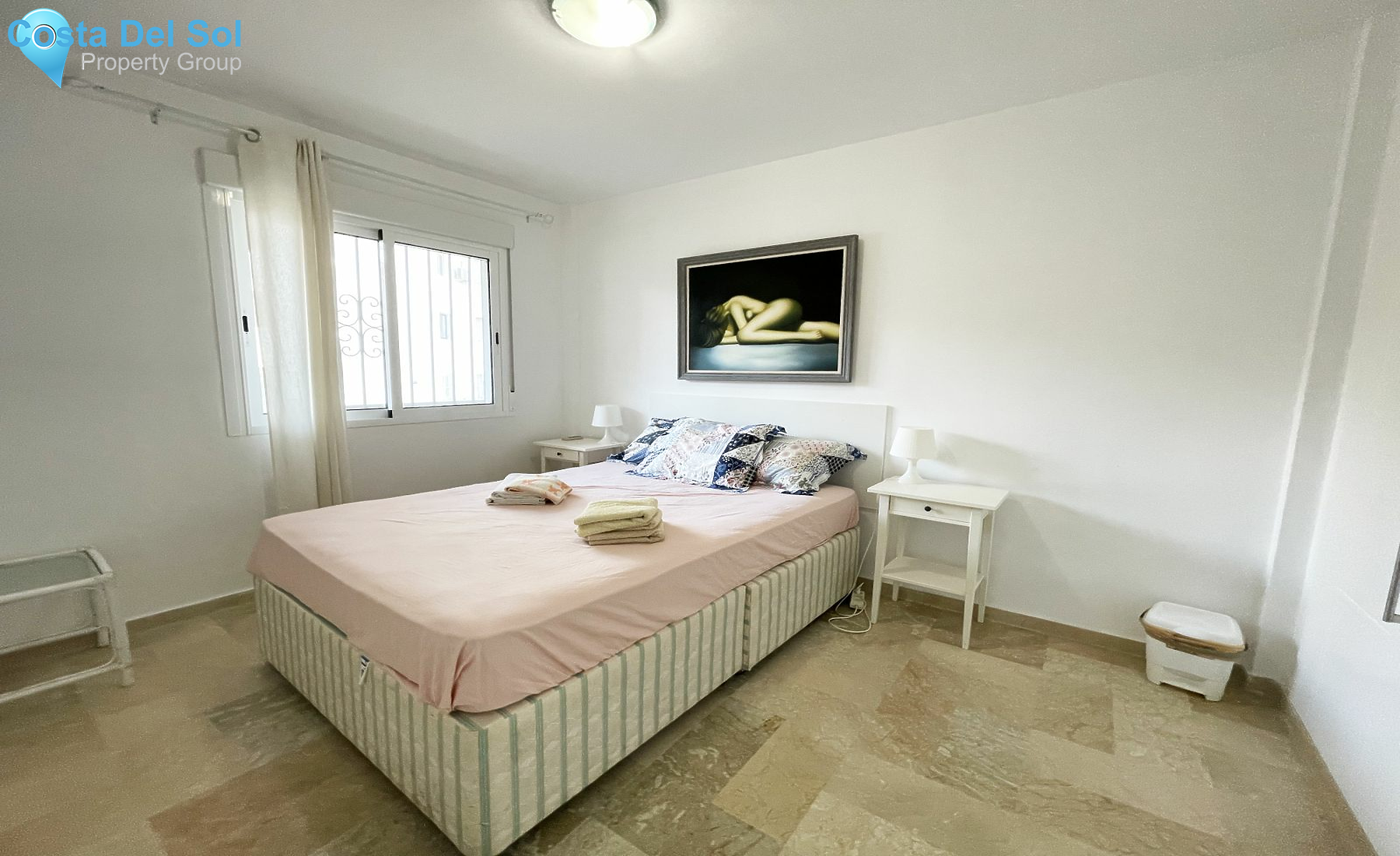 Middle Floor Apartment in Estepona-1135669