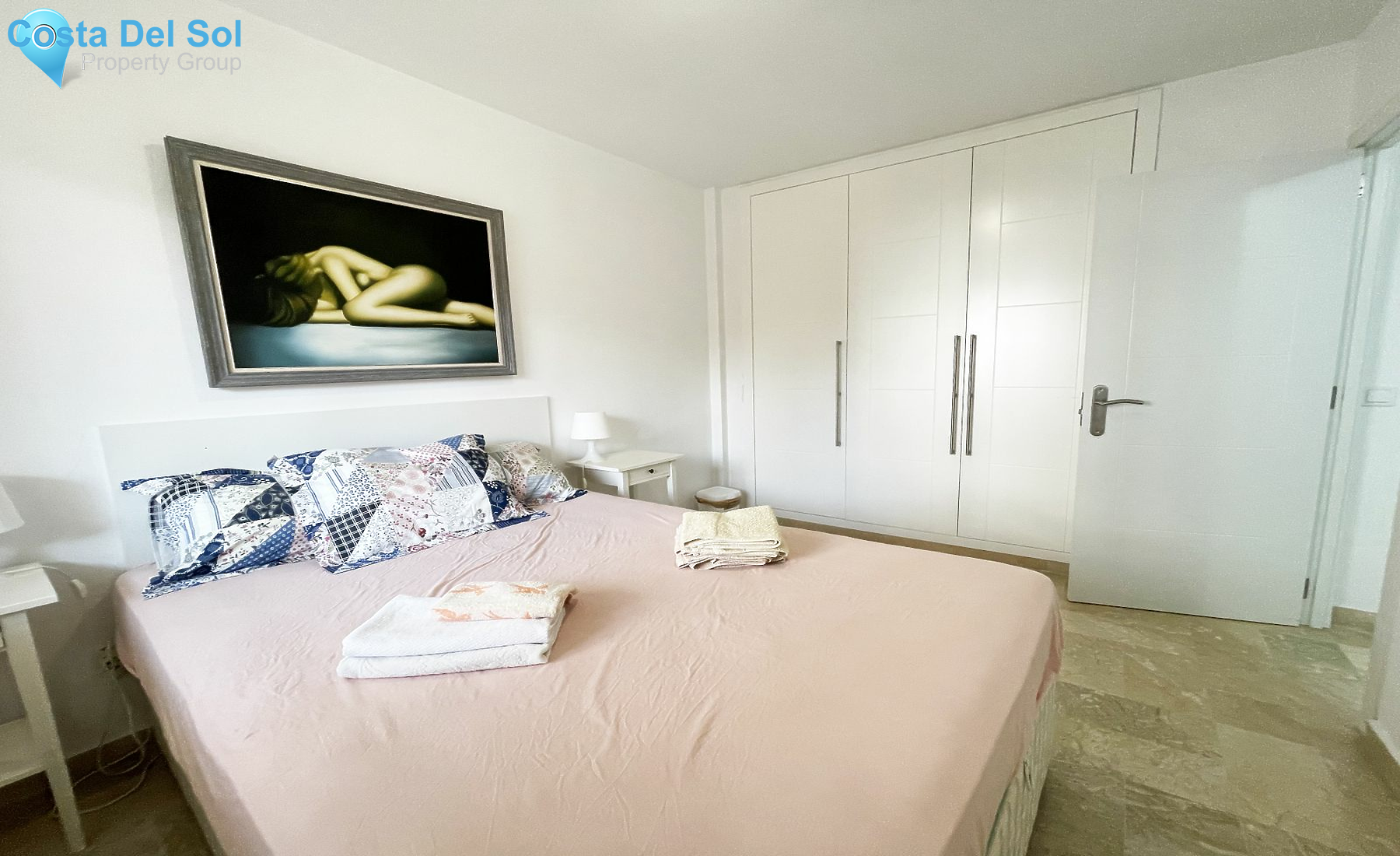 Middle Floor Apartment in Estepona-1135670
