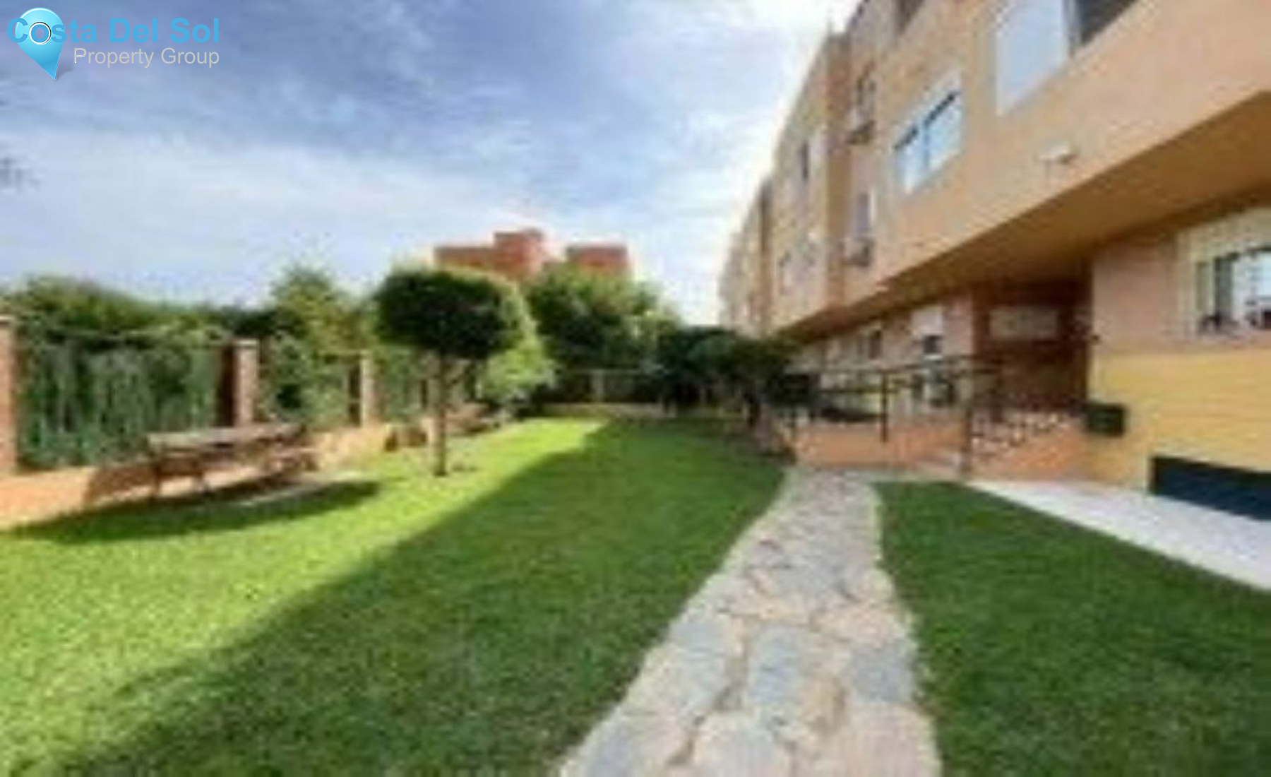 Middle Floor Apartment in Estepona