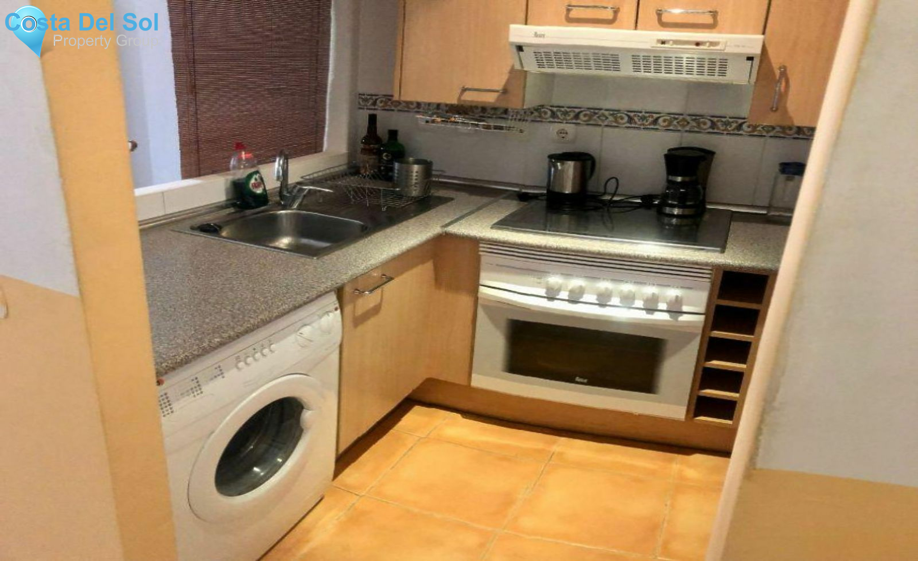 Middle Floor Apartment in Estepona-1170098