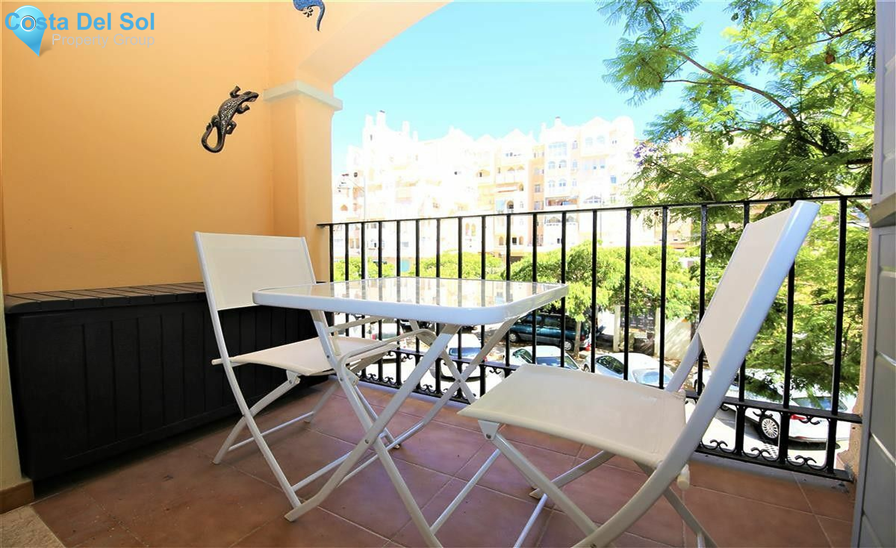 Middle Floor Apartment in Estepona