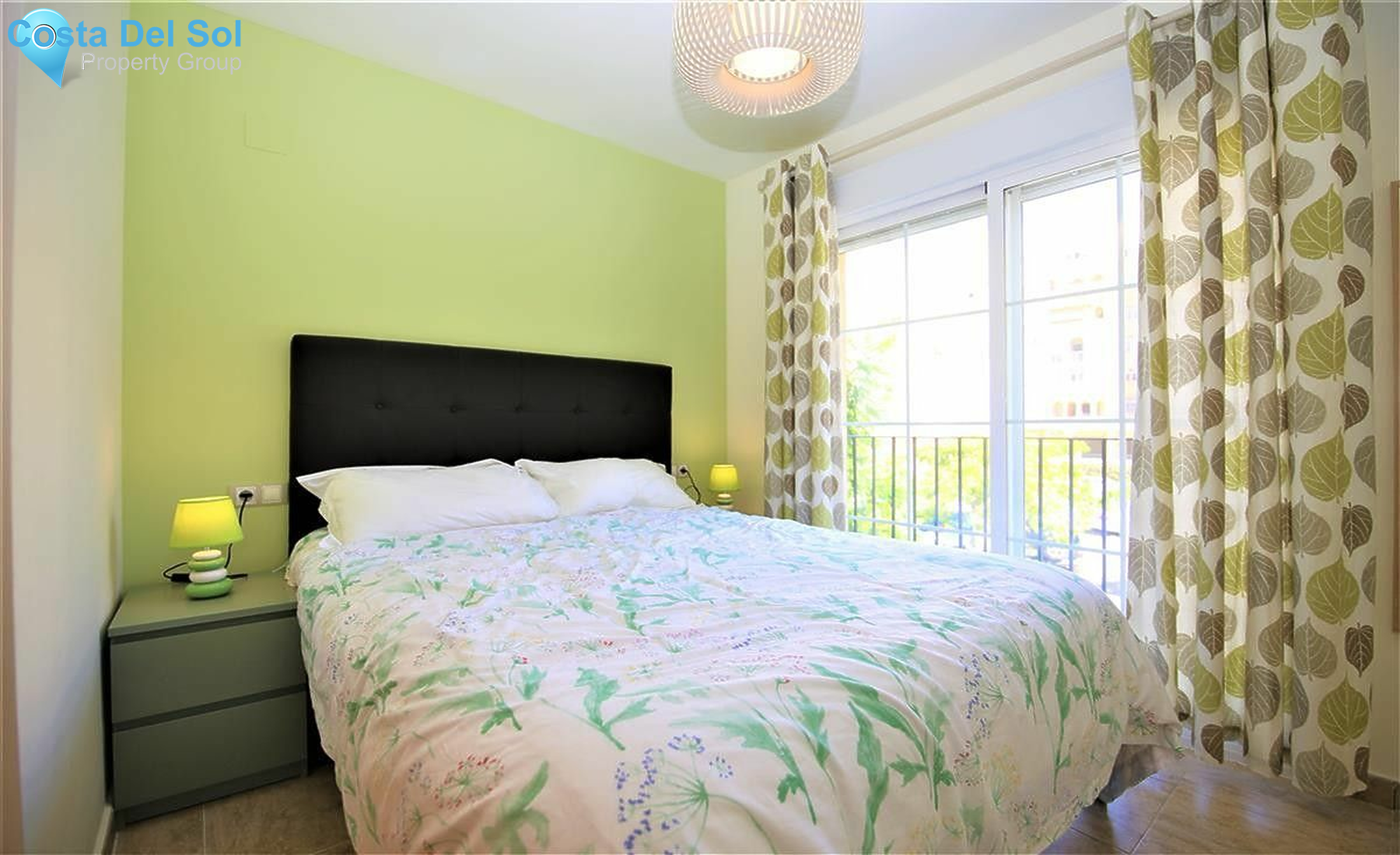 Middle Floor Apartment in Estepona-1174375