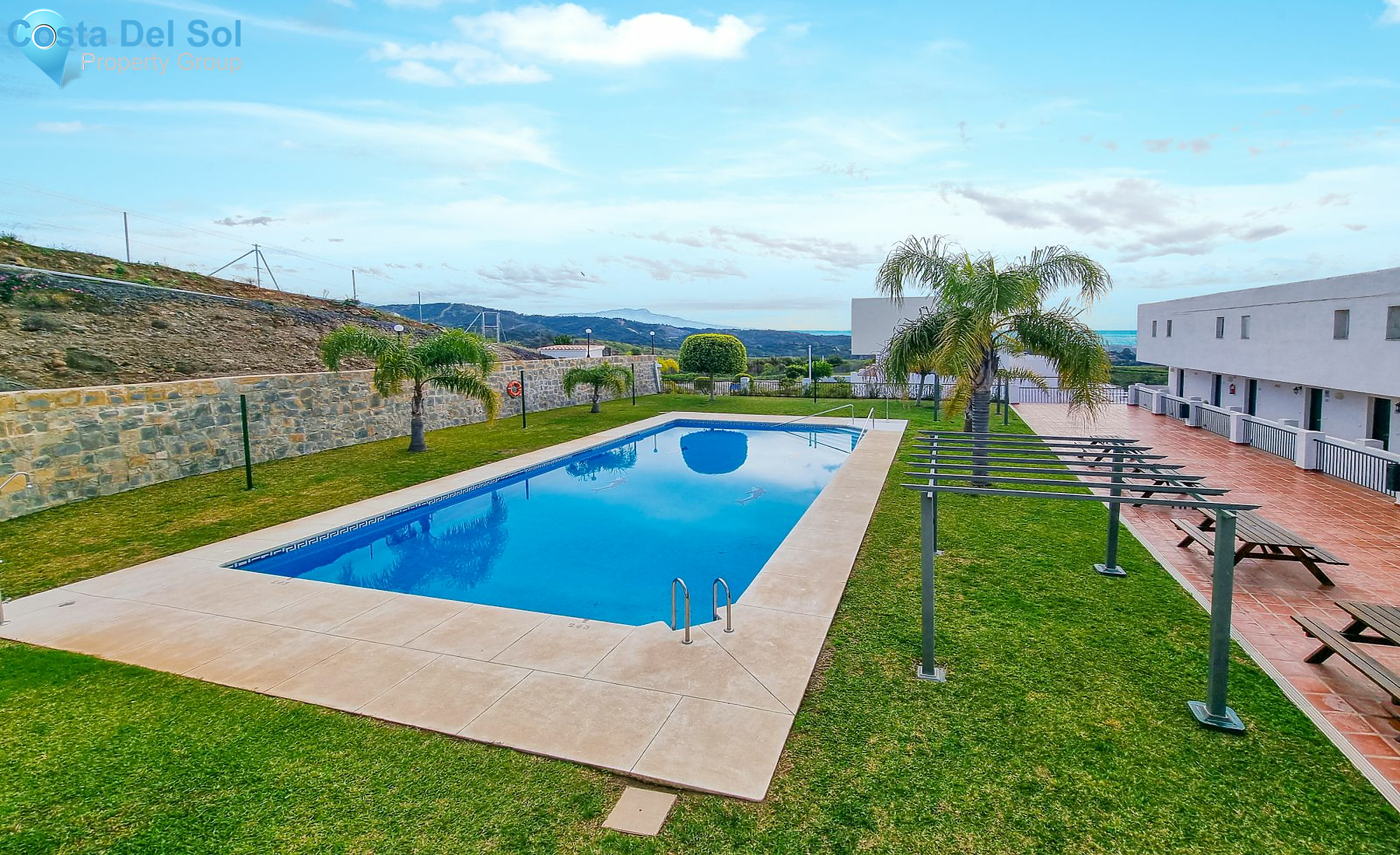 Middle Floor Apartment in Estepona