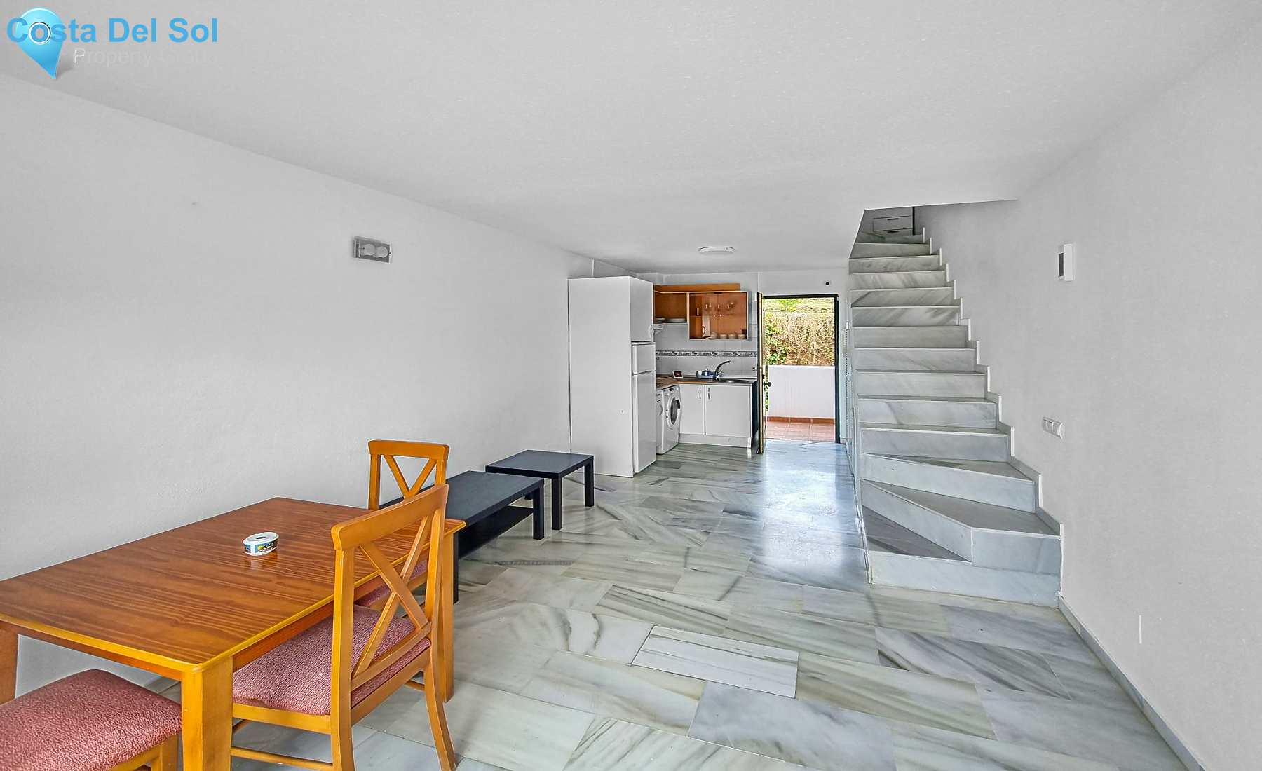 Middle Floor Apartment in Estepona-1192109