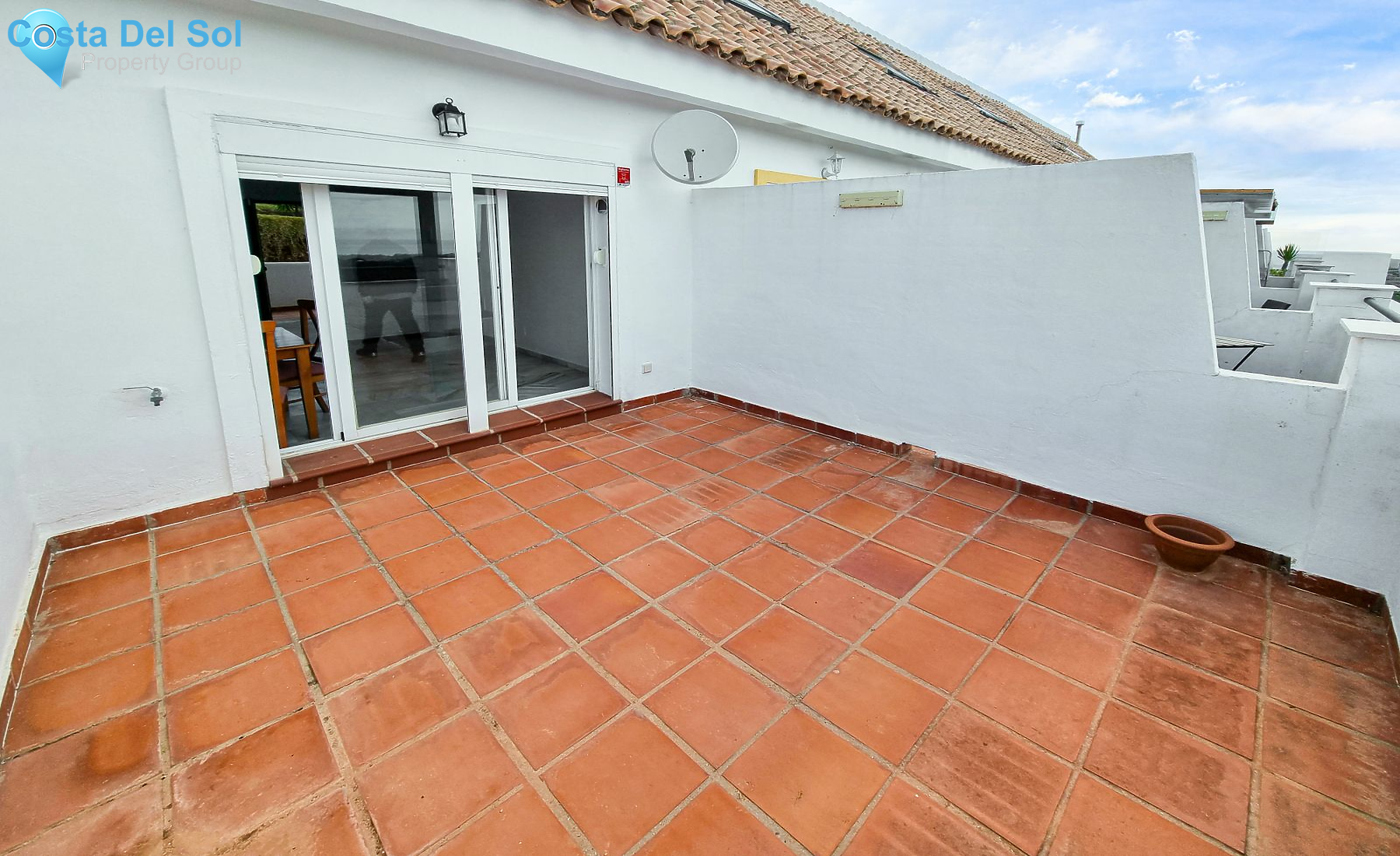 Middle Floor Apartment in Estepona-1192110