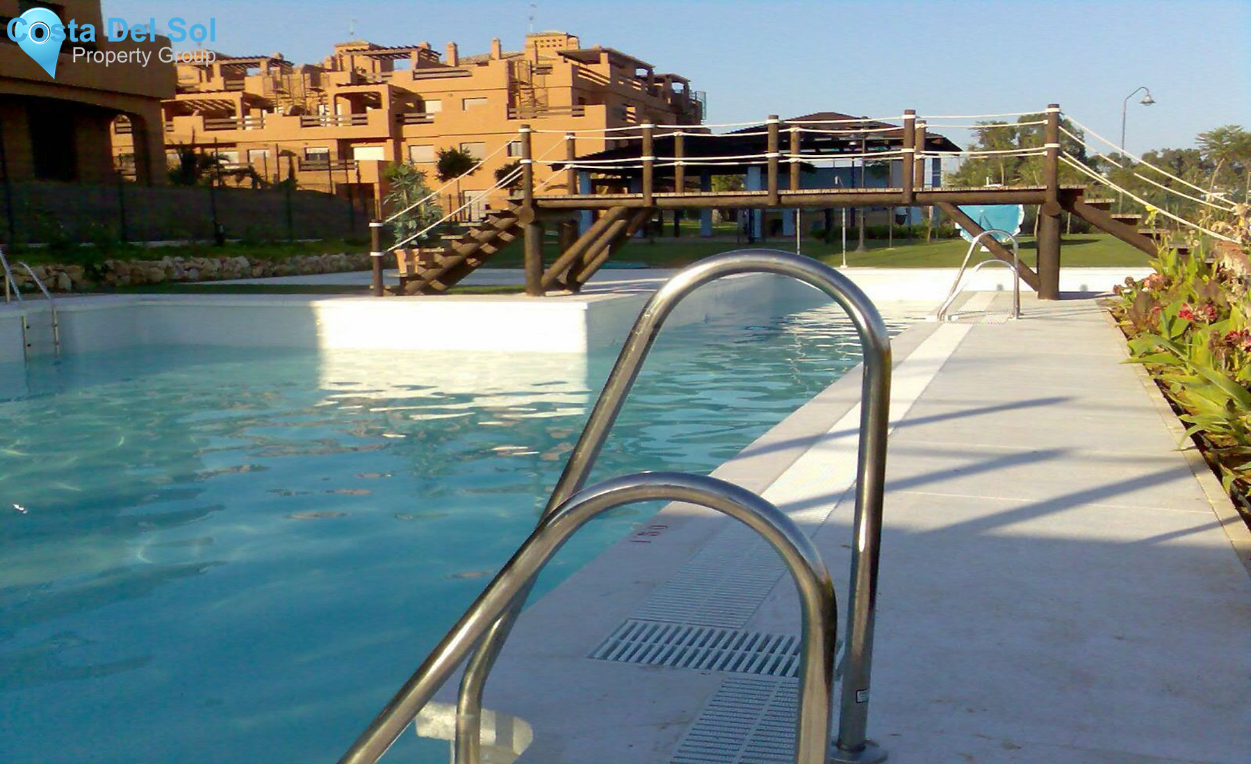 Middle Floor Apartment in Estepona-1200380