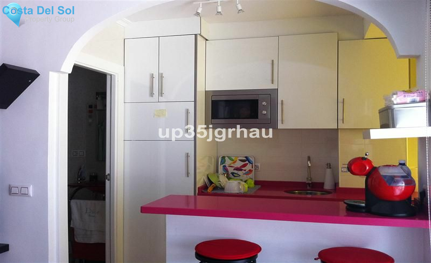 Middle Floor Apartment in Estepona-1221606