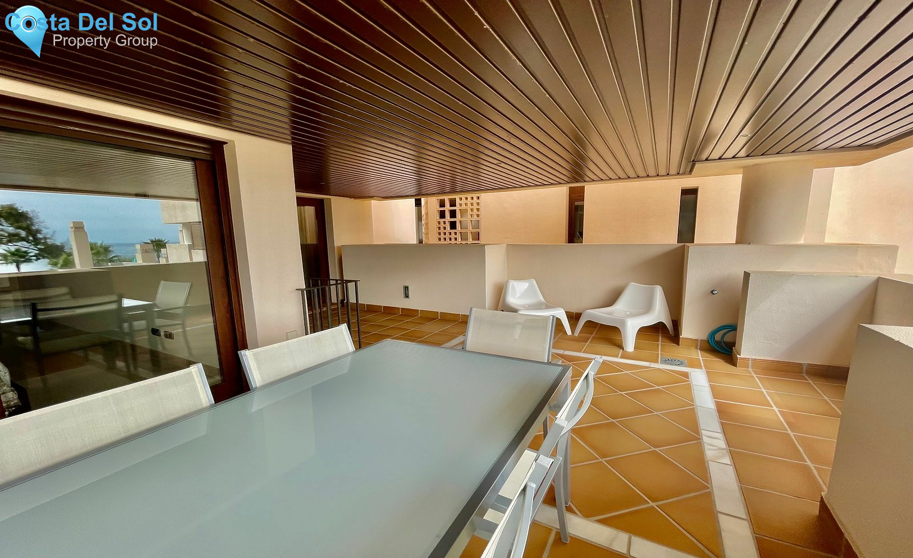 Middle Floor Apartment in Estepona-1418258