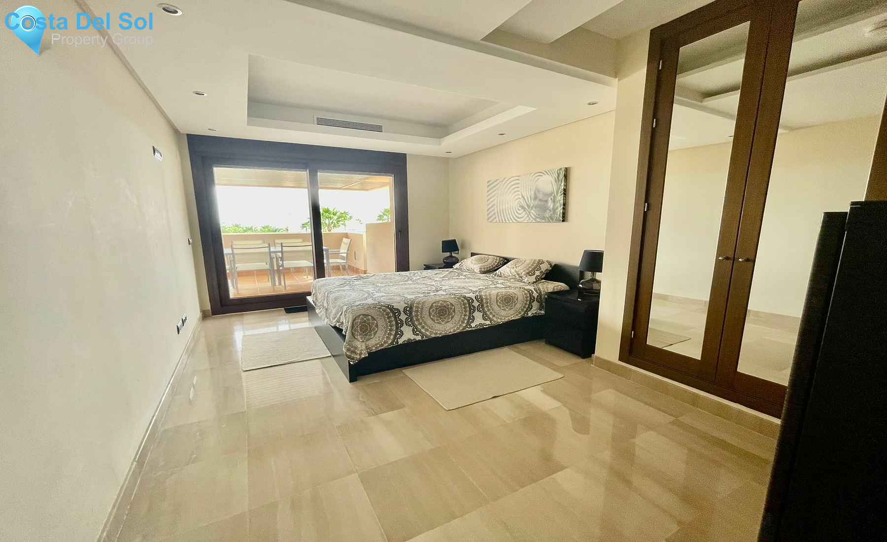 Middle Floor Apartment in Estepona-1418259