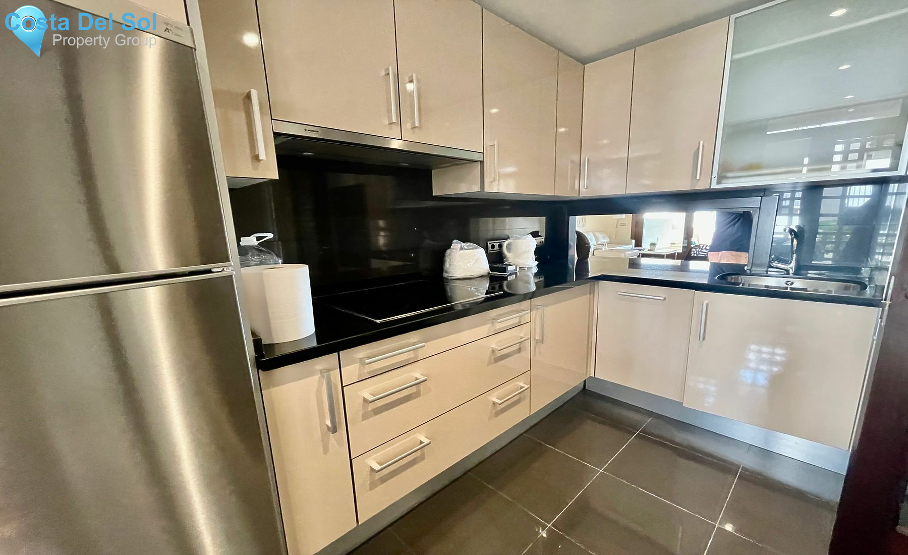 Middle Floor Apartment in Estepona-1418263