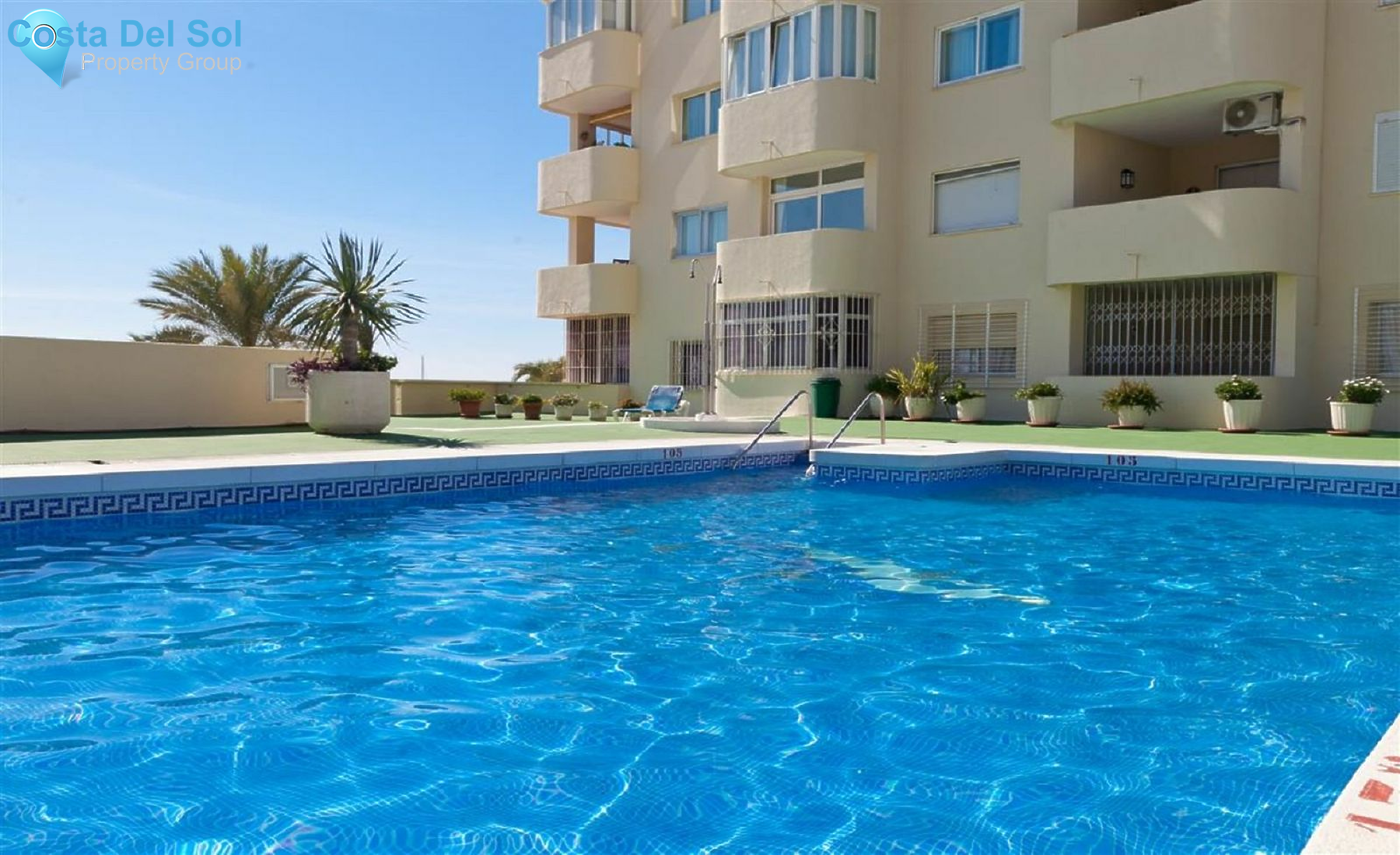 Middle Floor Apartment in Estepona-1424975