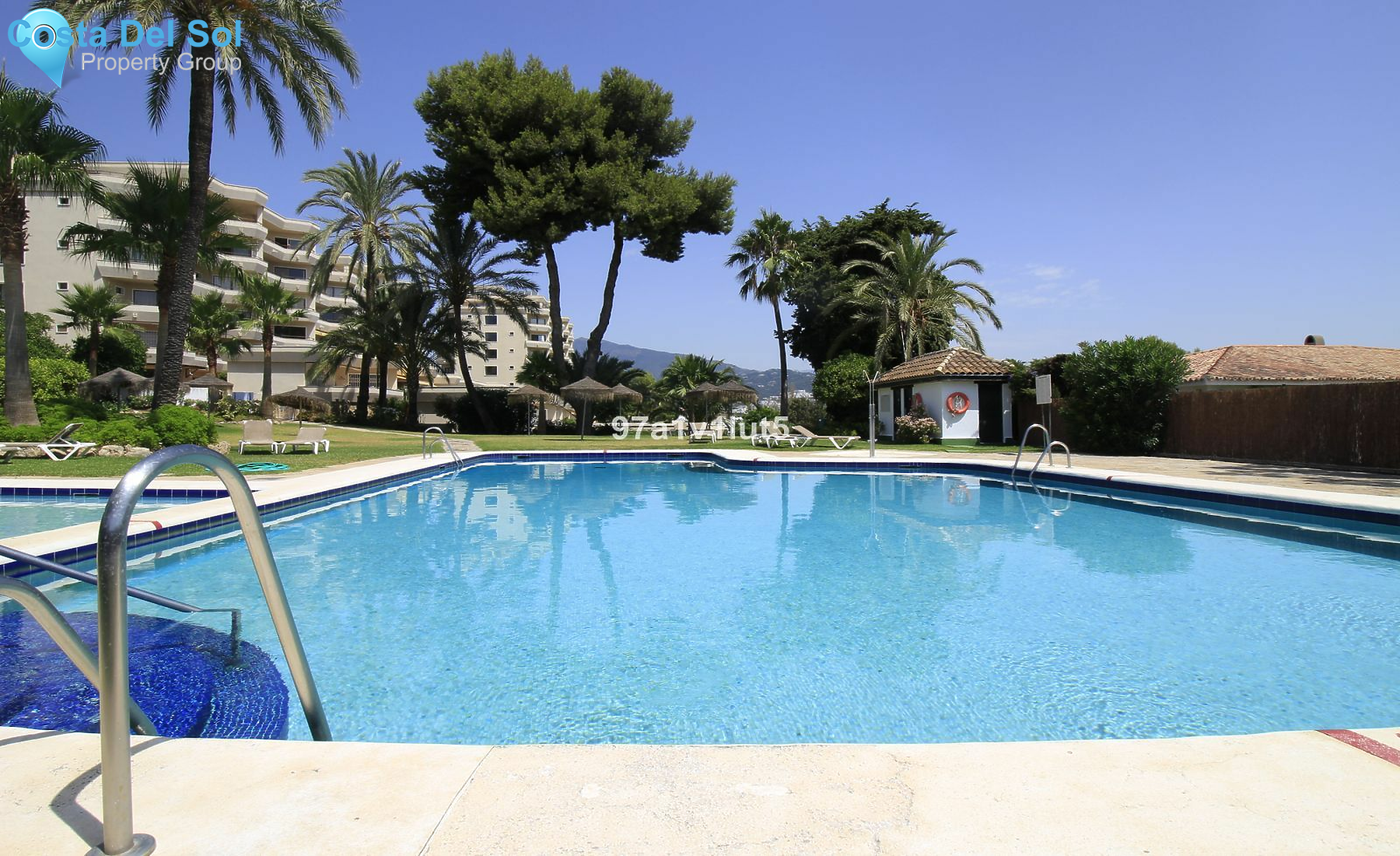 Middle Floor Apartment in Estepona-1428675