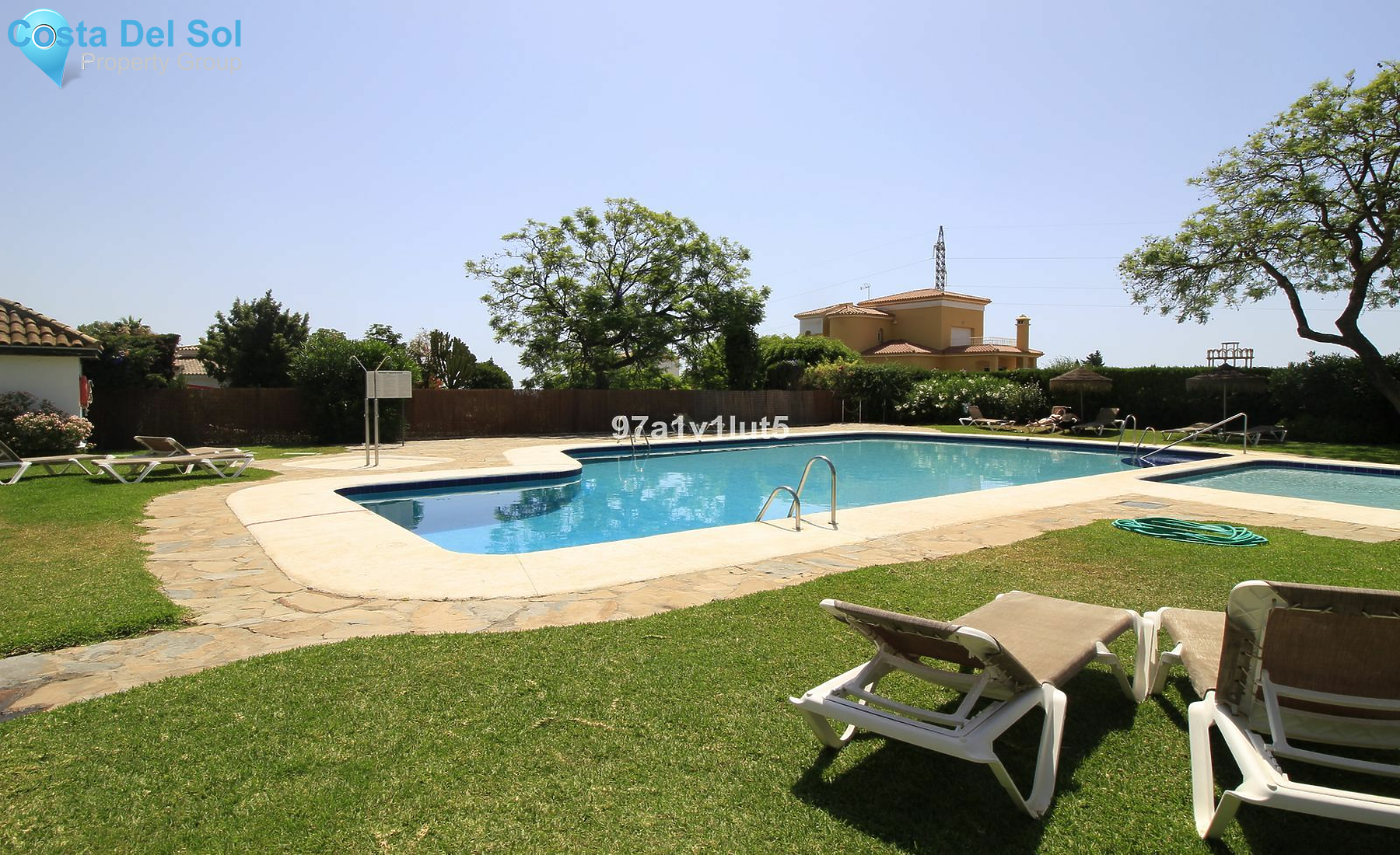 Middle Floor Apartment in Estepona-1428676