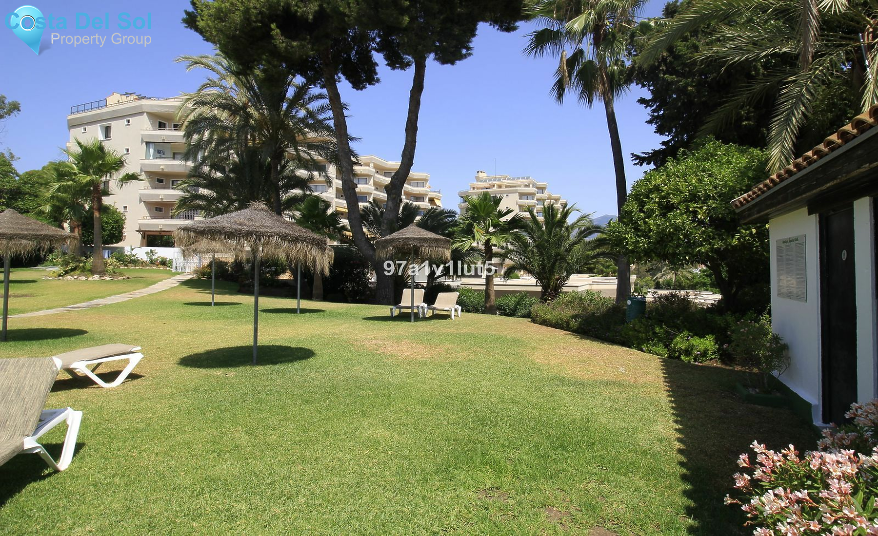 Middle Floor Apartment in Estepona-1428677