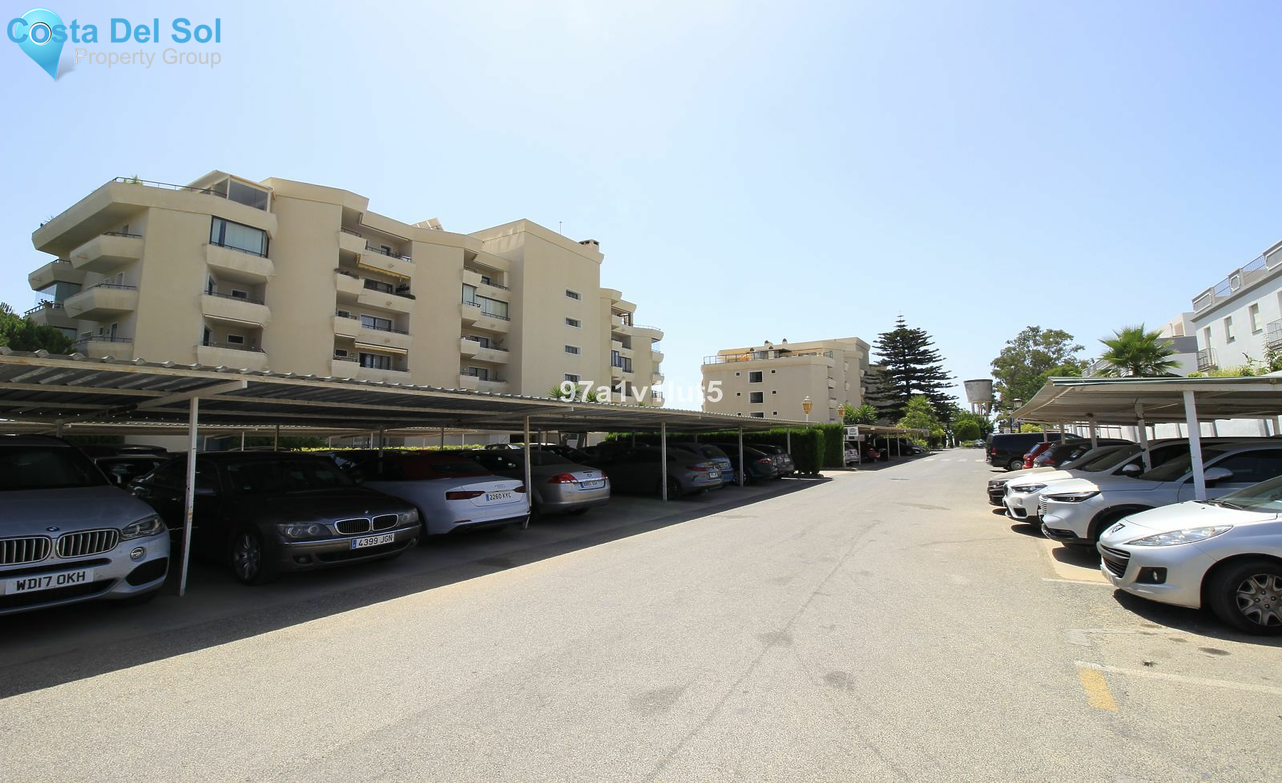 Middle Floor Apartment in Estepona-1428679