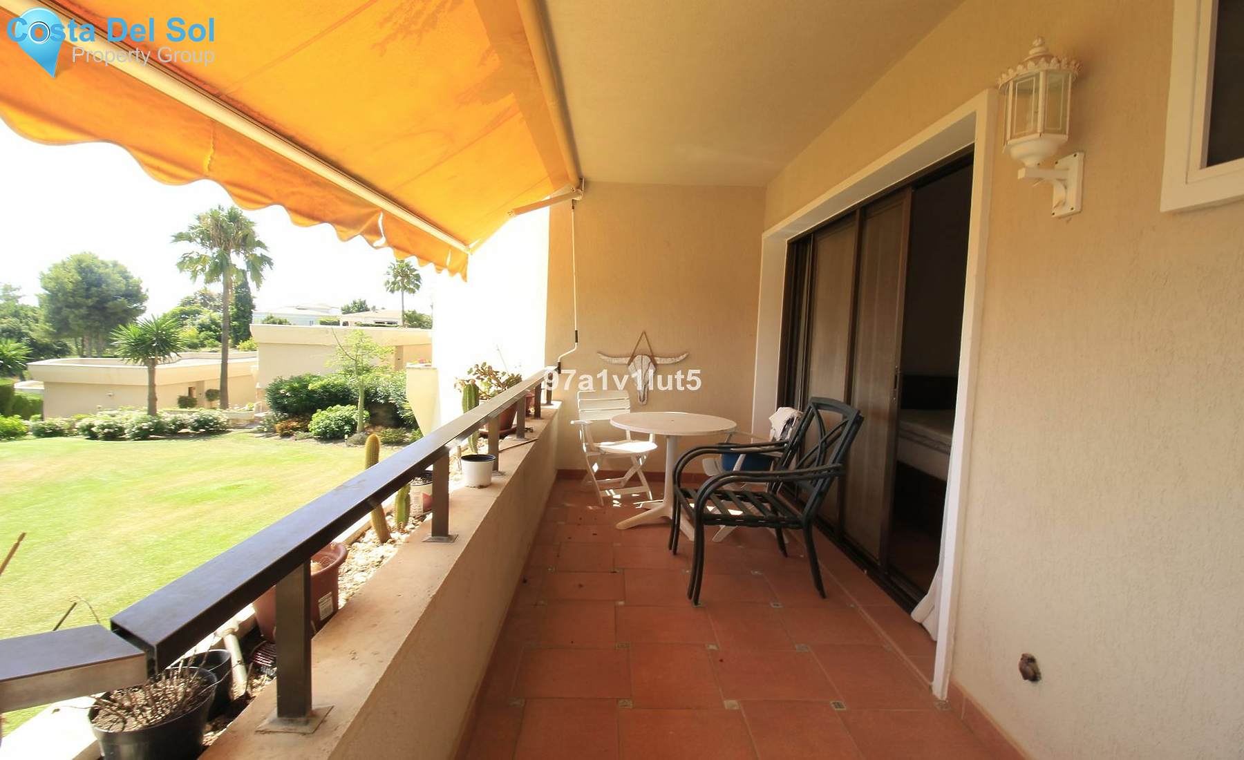 Middle Floor Apartment in Estepona-1428663