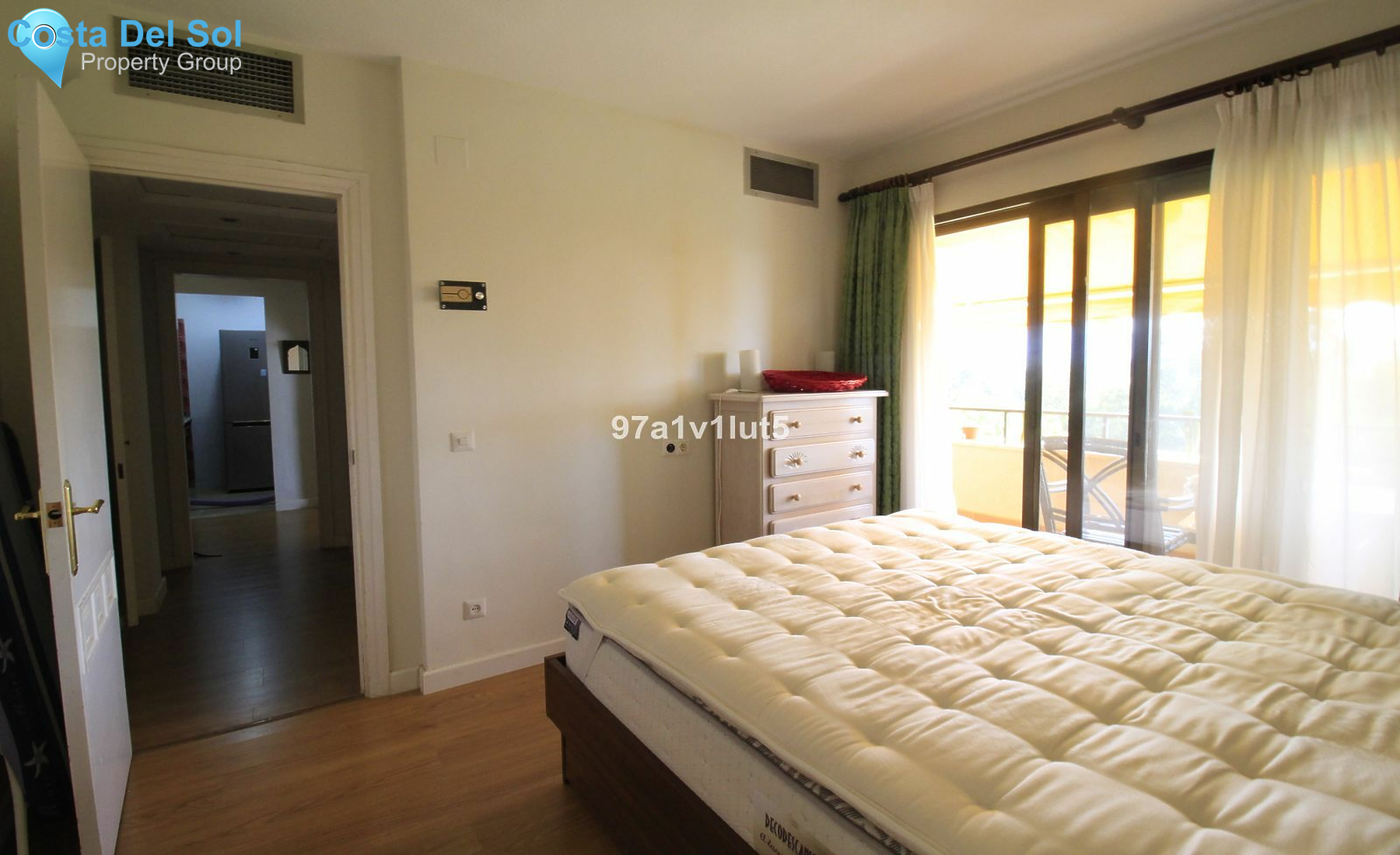Middle Floor Apartment in Estepona-1428669