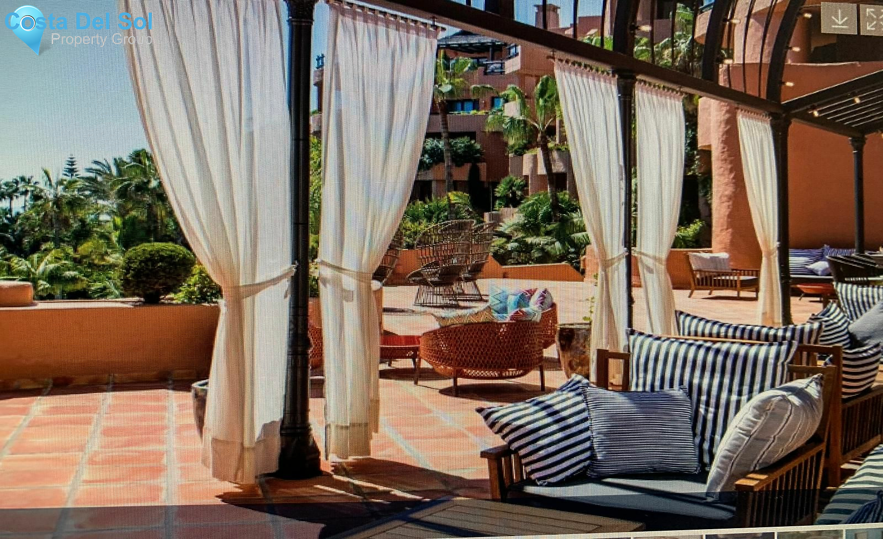 Middle Floor Apartment in Estepona-1431402