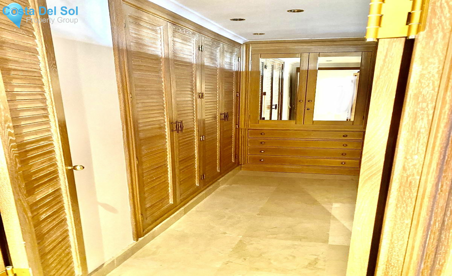 Middle Floor Apartment in Estepona-1431395