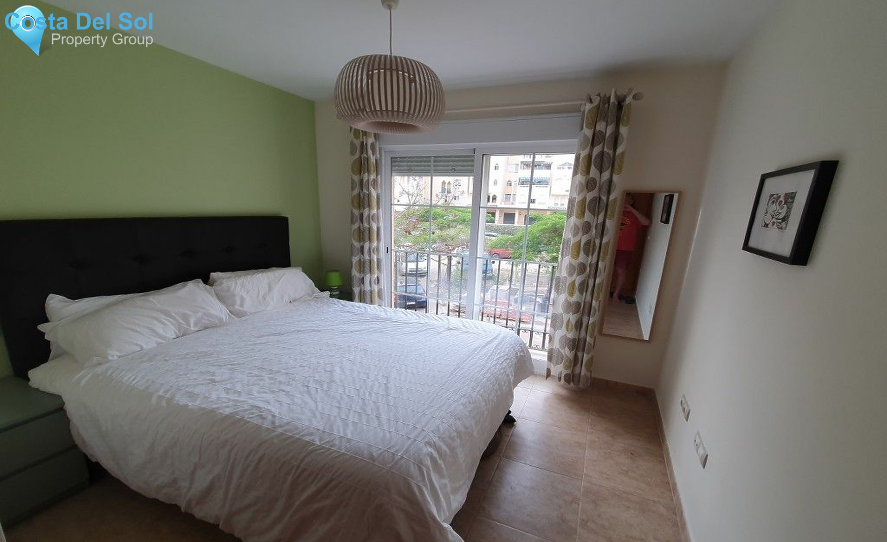 Middle Floor Apartment in Estepona-1445477