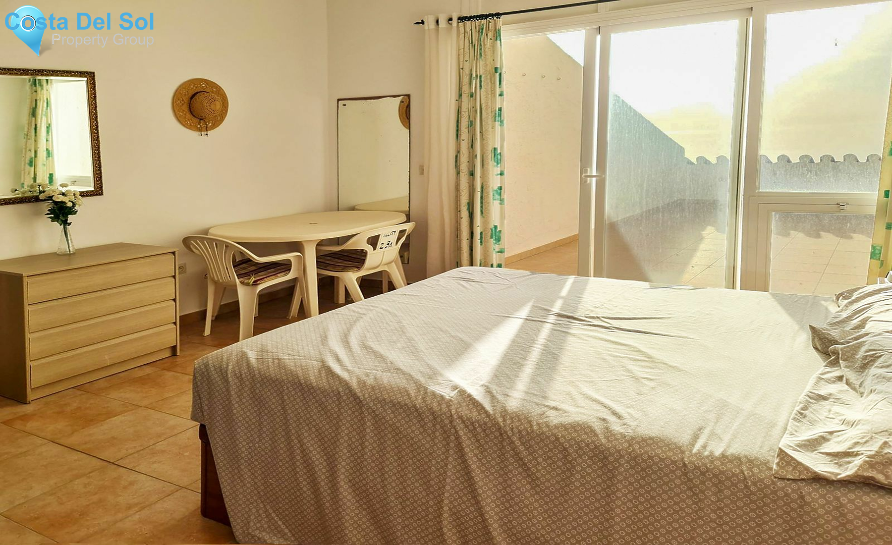 Middle Floor Apartment in Estepona-1465628