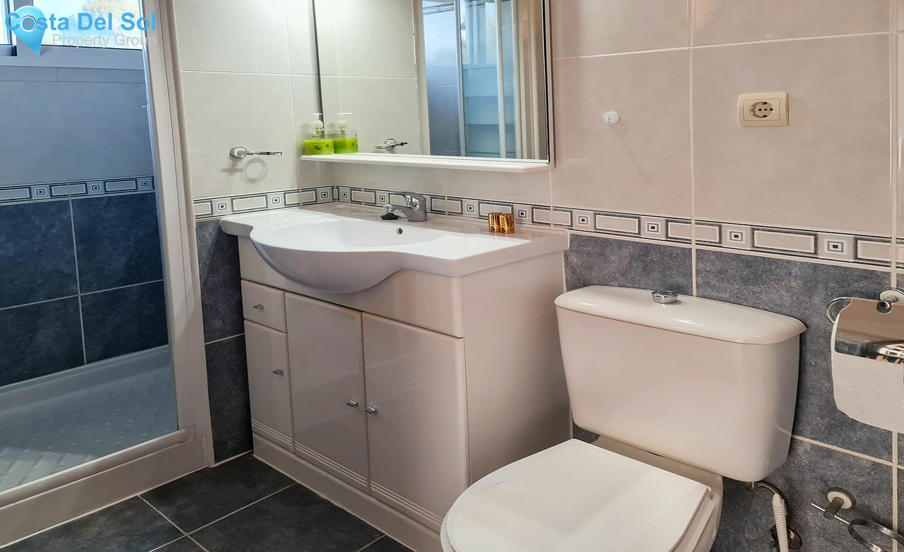 Middle Floor Apartment in Estepona-1465630