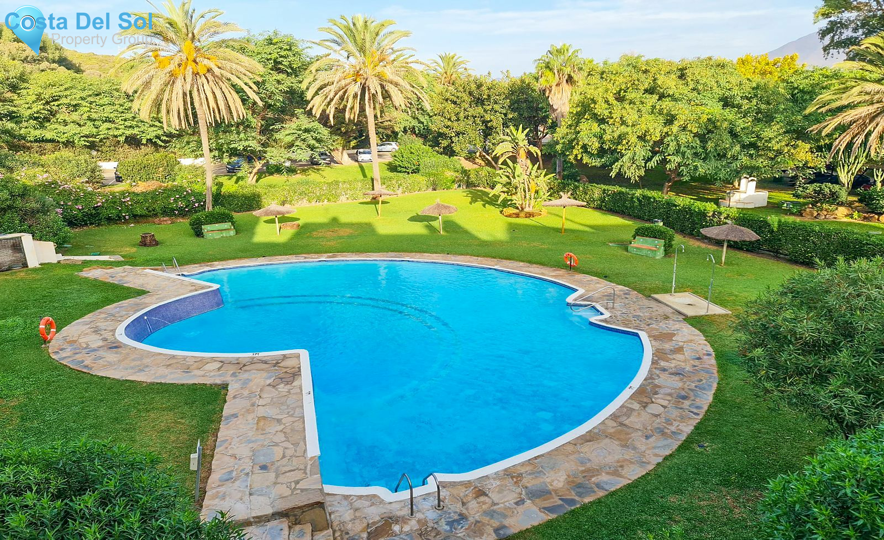 Middle Floor Apartment in Estepona-1465631