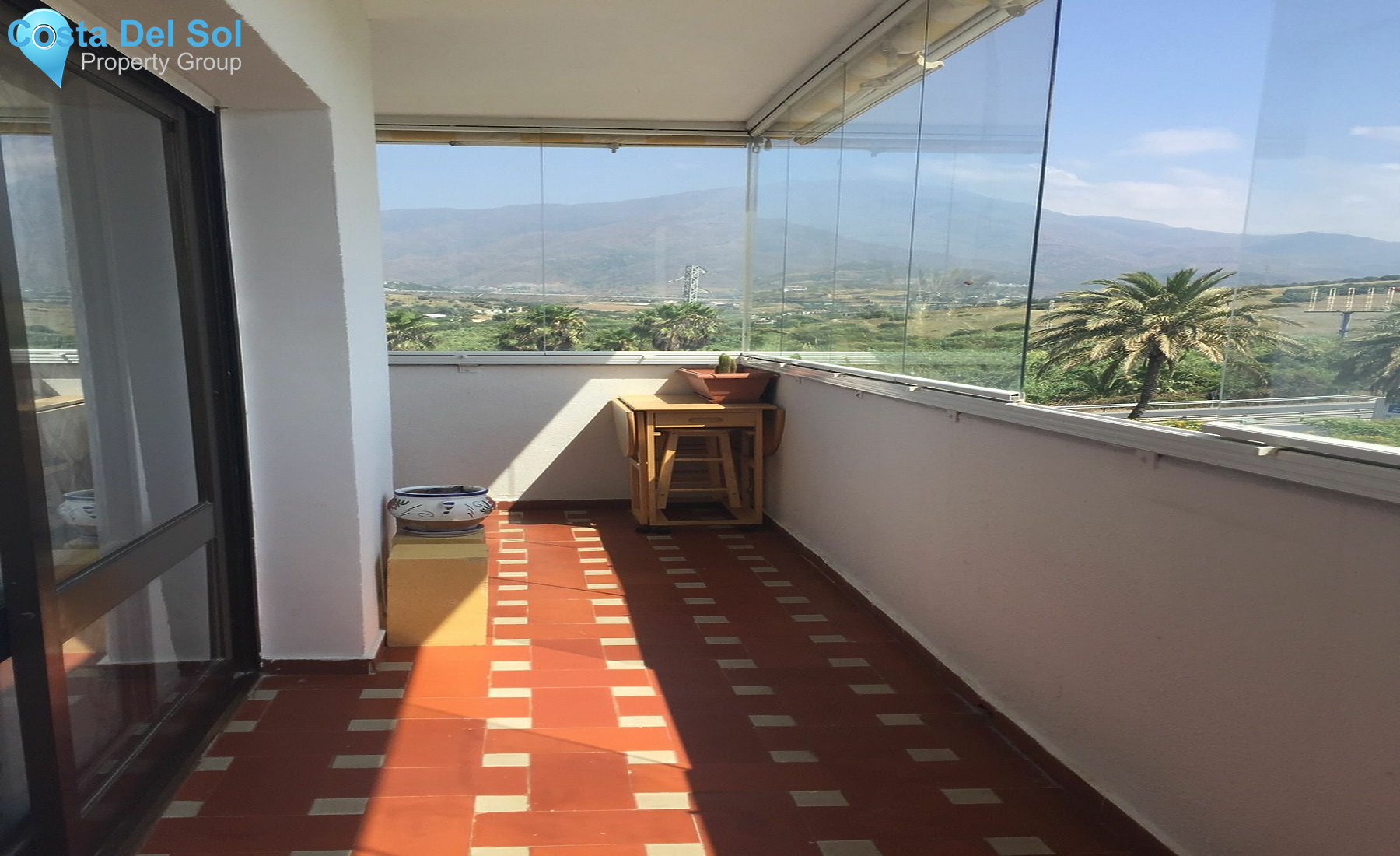 Middle Floor Apartment in Estepona-1472418