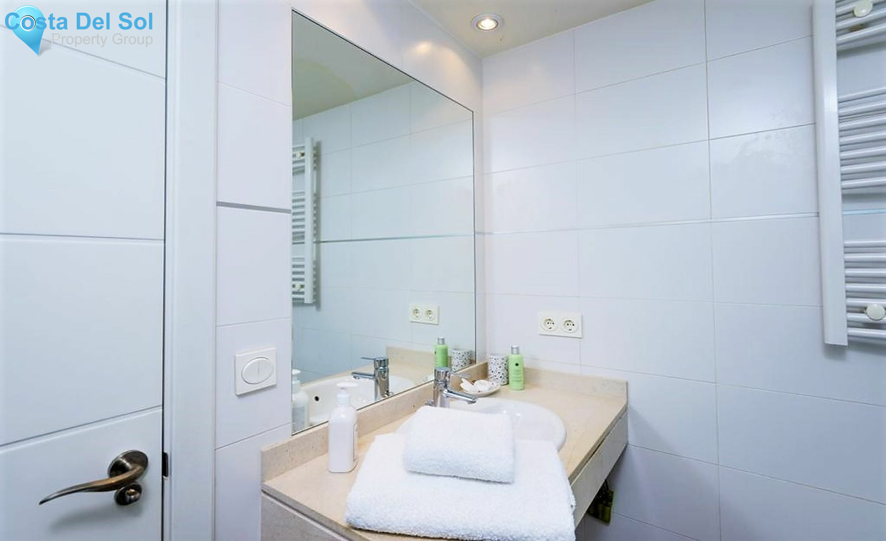 Middle Floor Apartment in Estepona-1473725