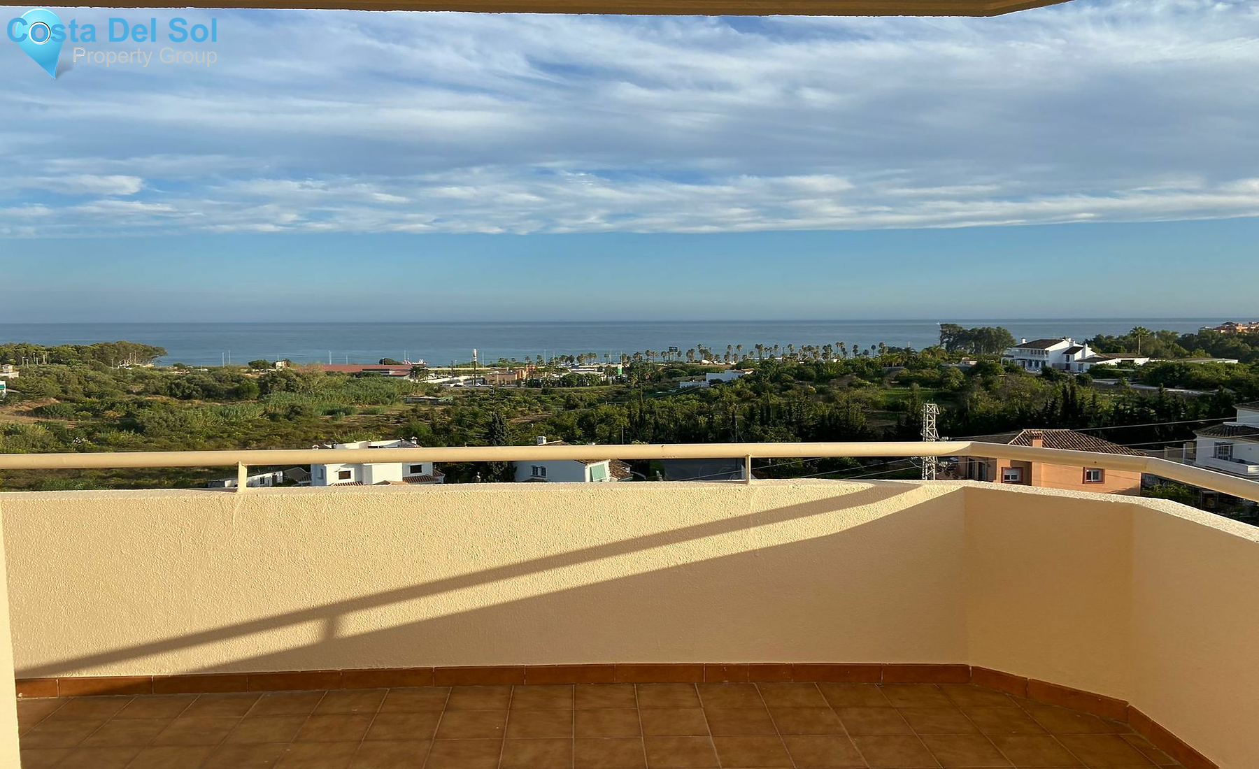 Middle Floor Apartment in Estepona